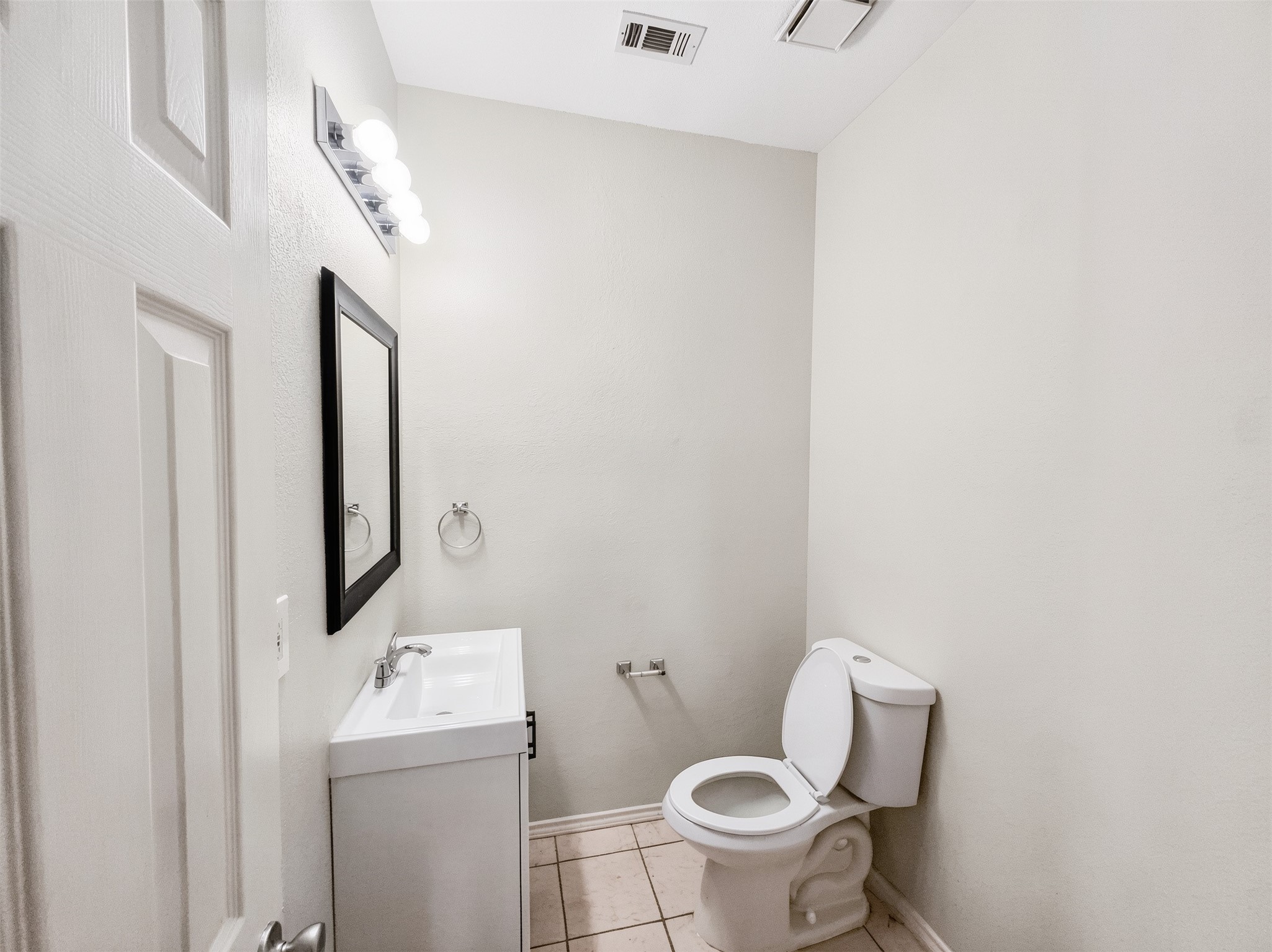 3211 Roundtree Lane Garland TX 75044