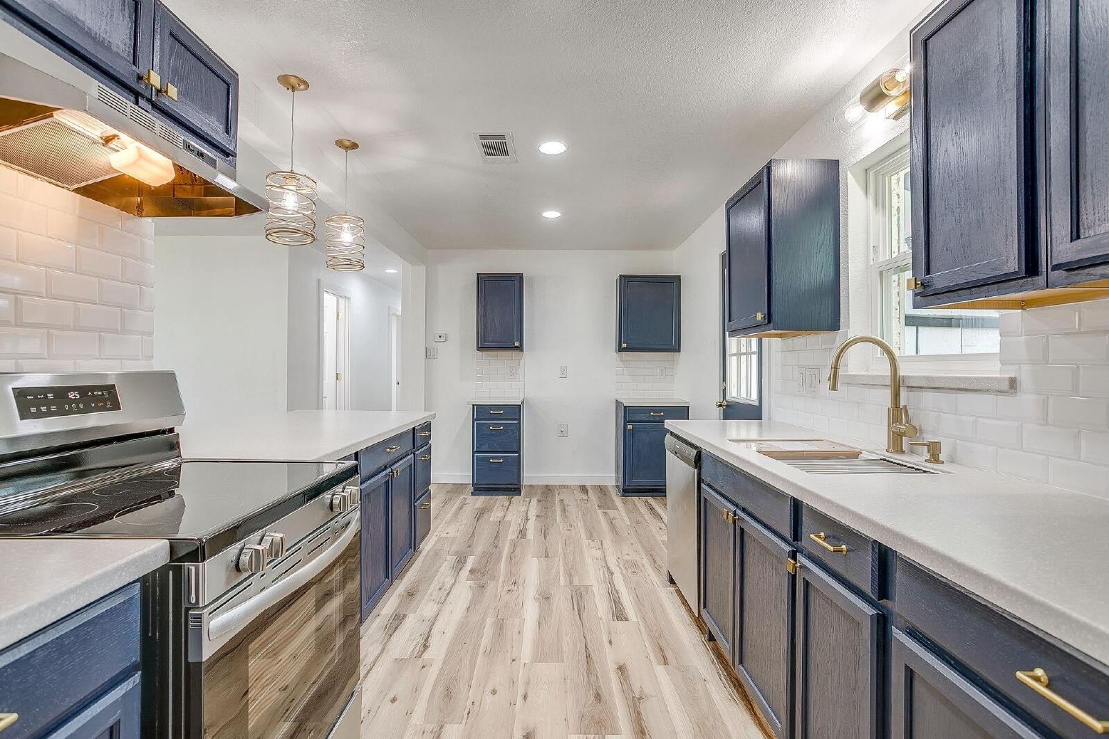 521 Mesquite Avenue Crowley TX 76036