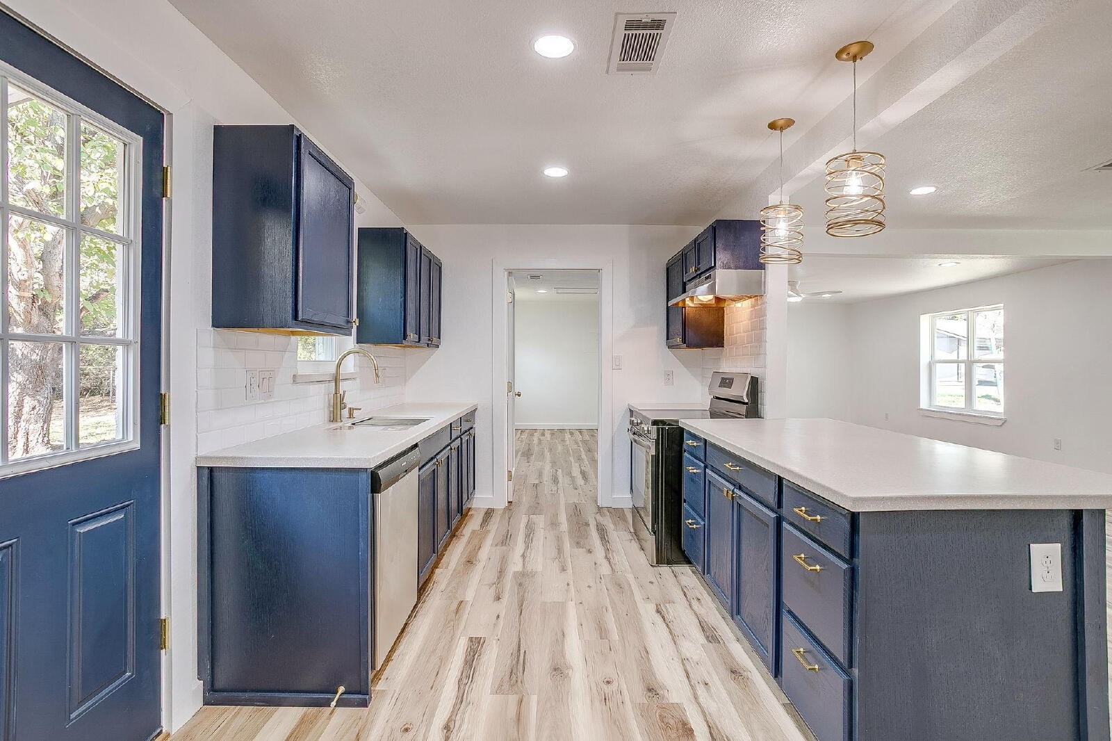 521 Mesquite Avenue Crowley TX 76036