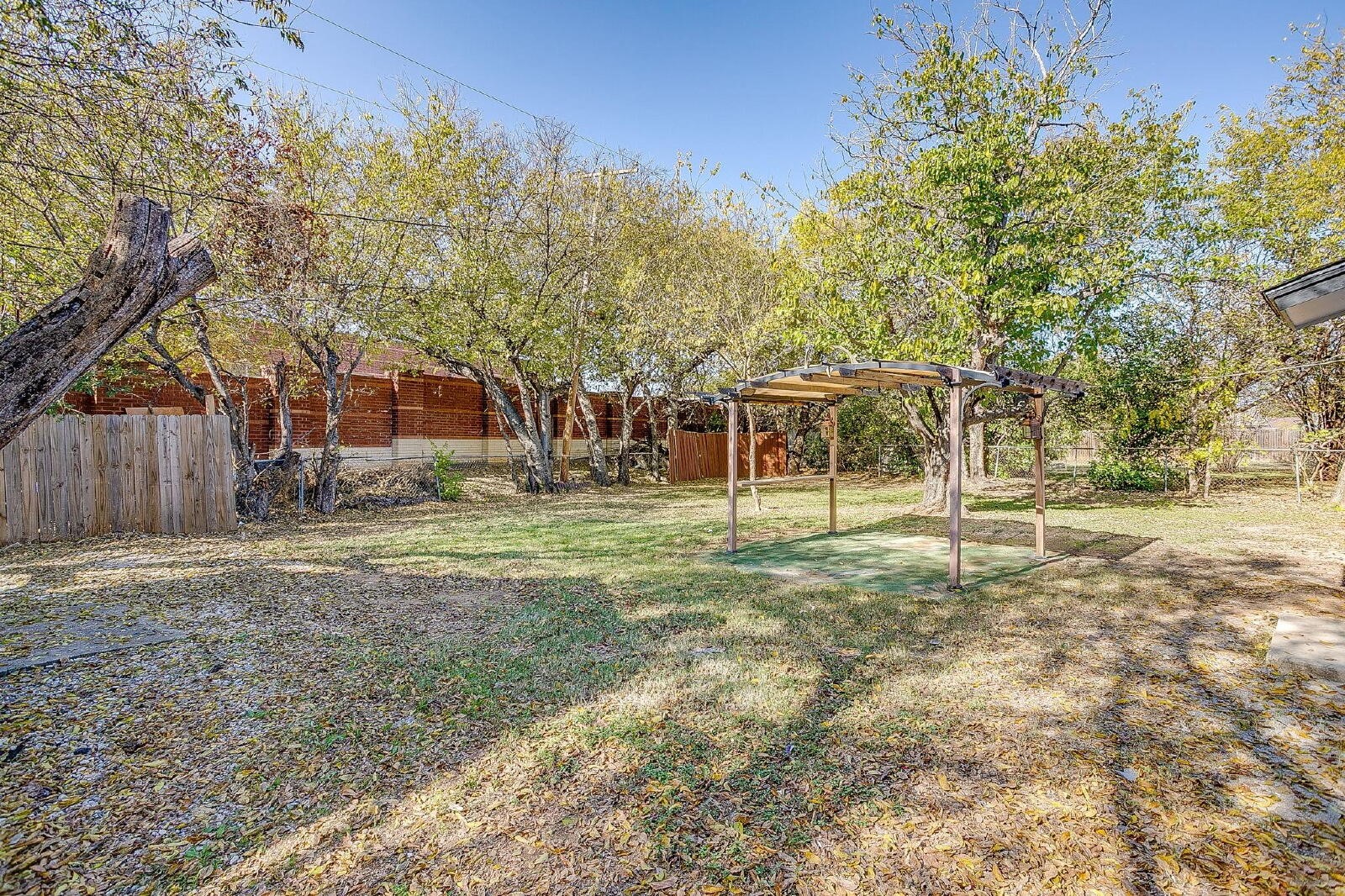 521 Mesquite Avenue Crowley TX 76036