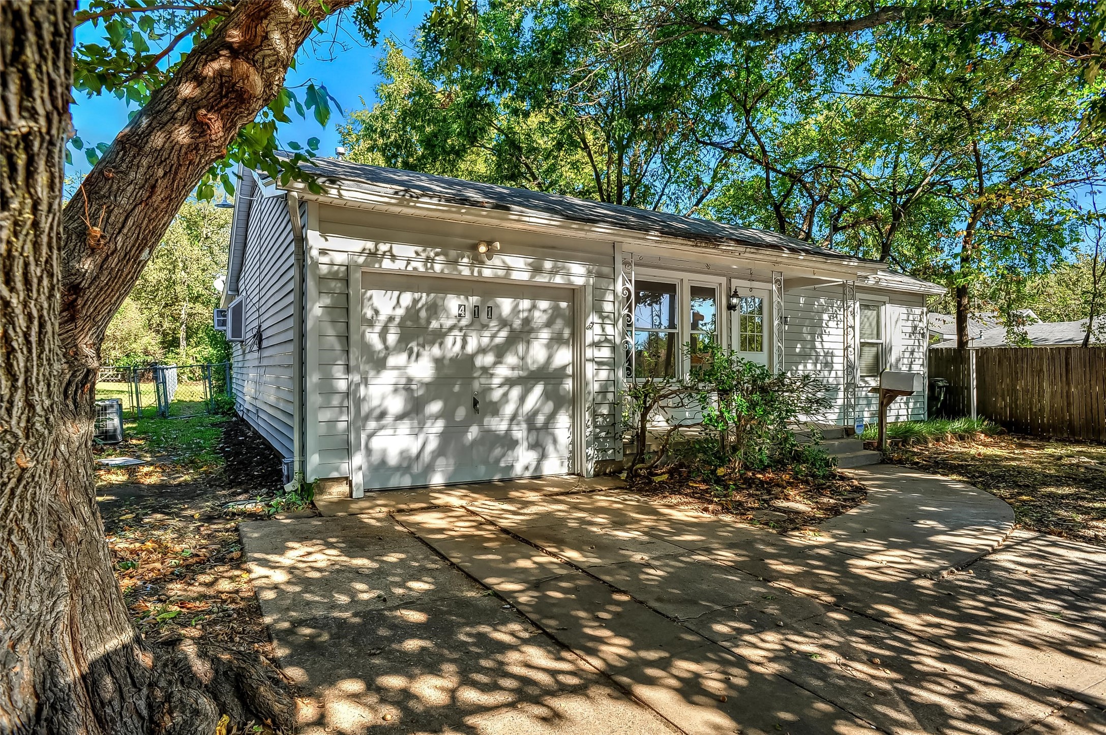 411 W Taylor Street Sherman TX 75092