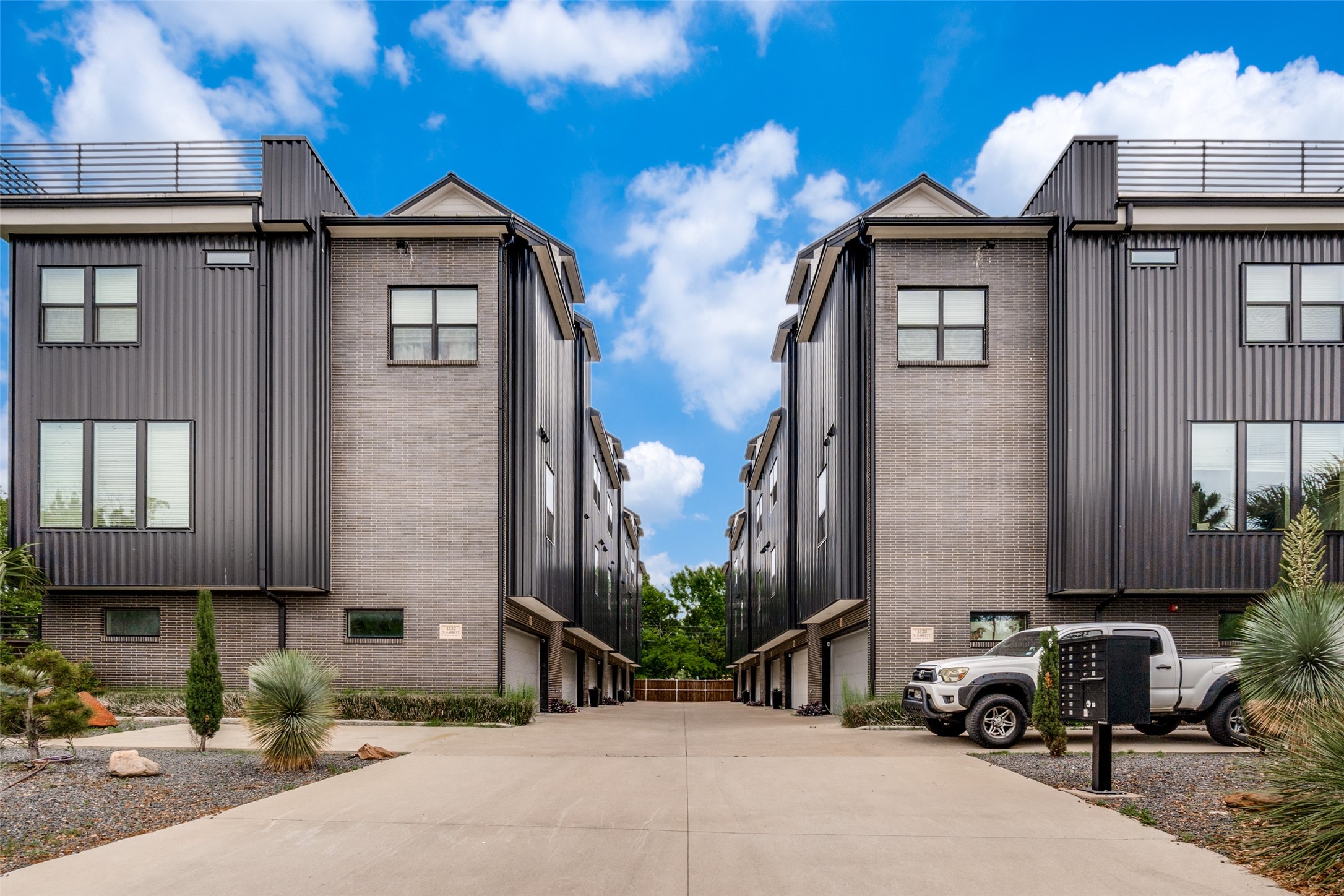 1832 N Garrett Avenue Dallas TX 75206