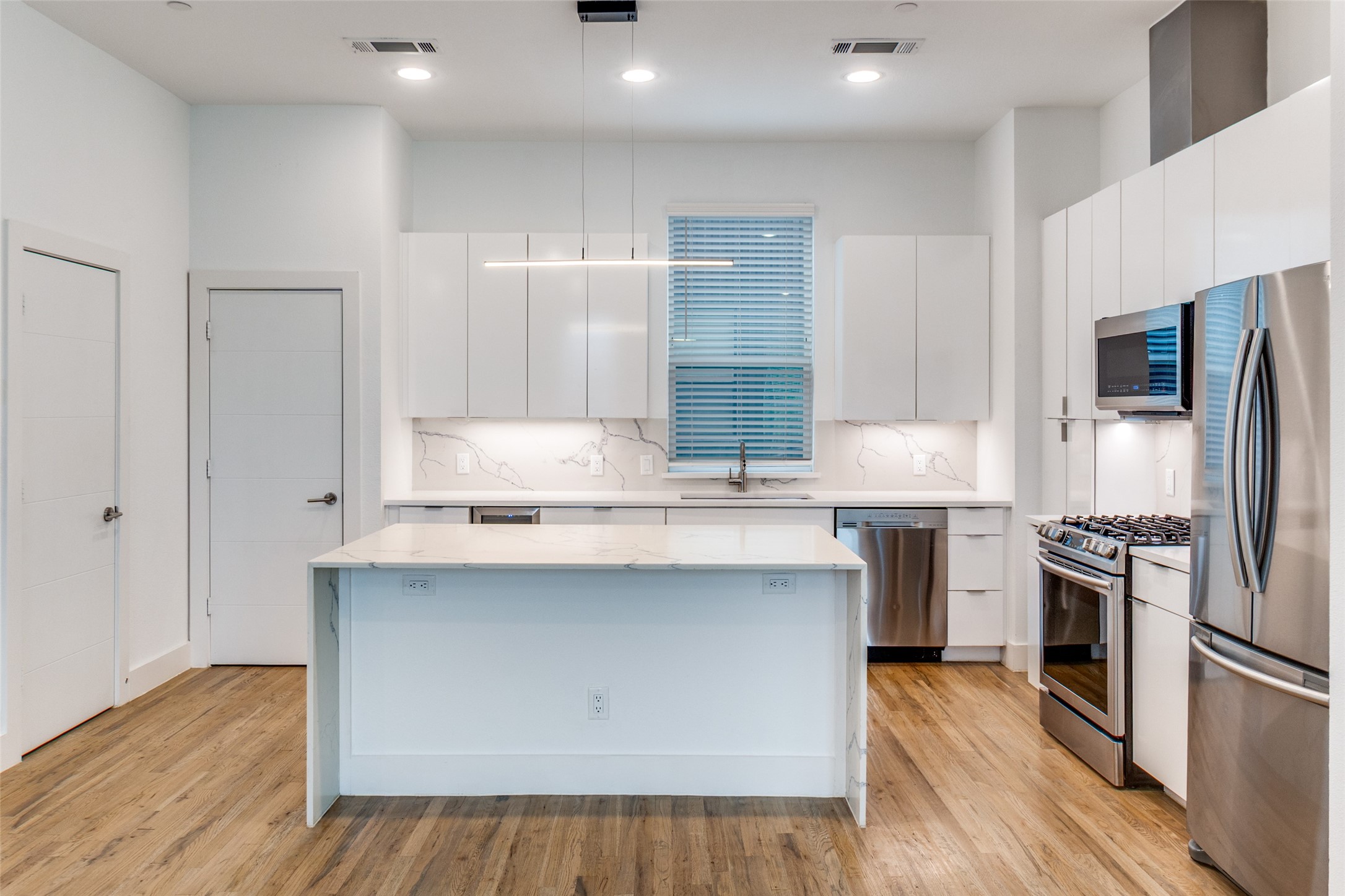 1832 N Garrett Avenue Dallas TX 75206