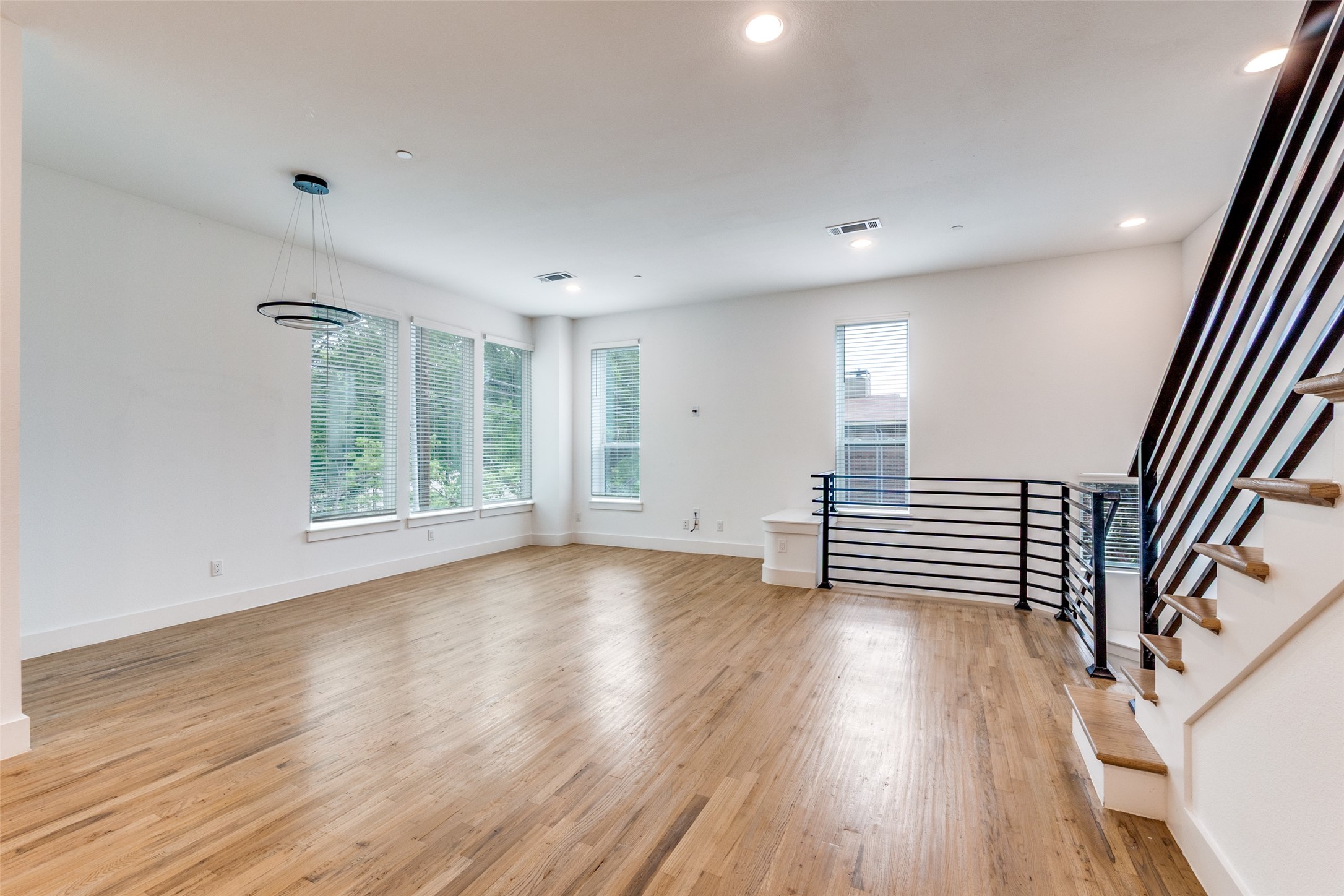 1832 N Garrett Avenue Dallas TX 75206