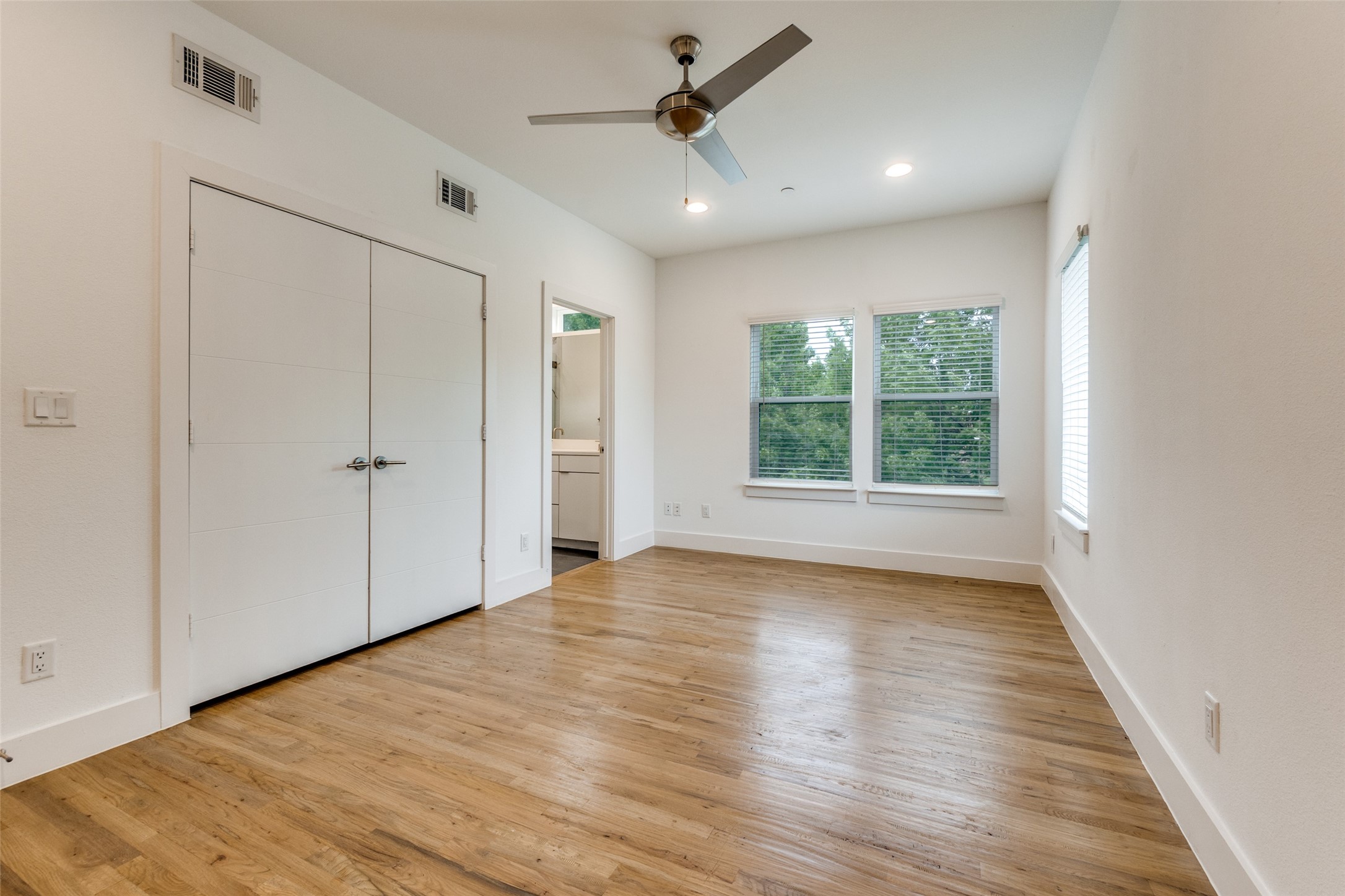 1832 N Garrett Avenue Dallas TX 75206