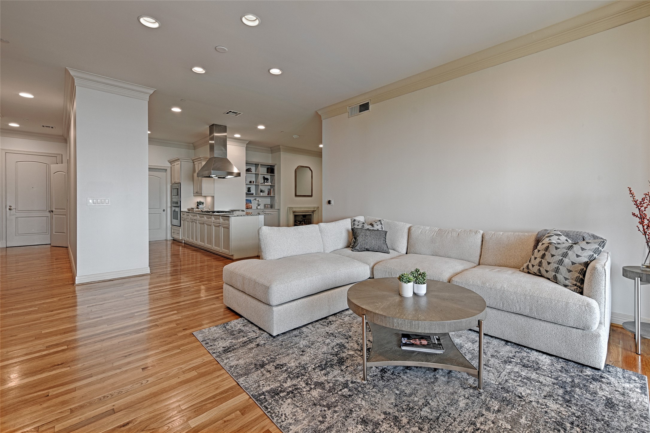 2828 Hood Street Dallas TX 75219