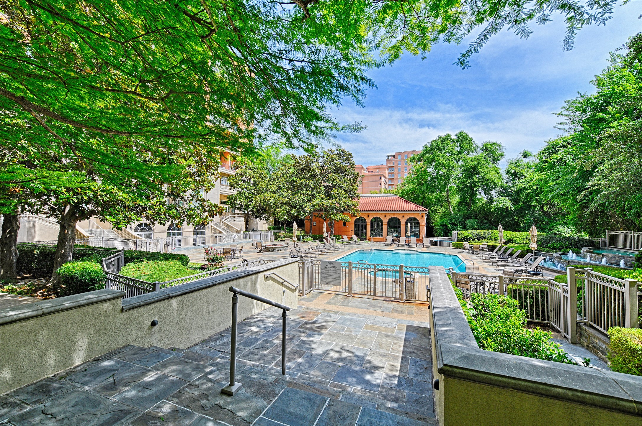2828 Hood Street Dallas TX 75219