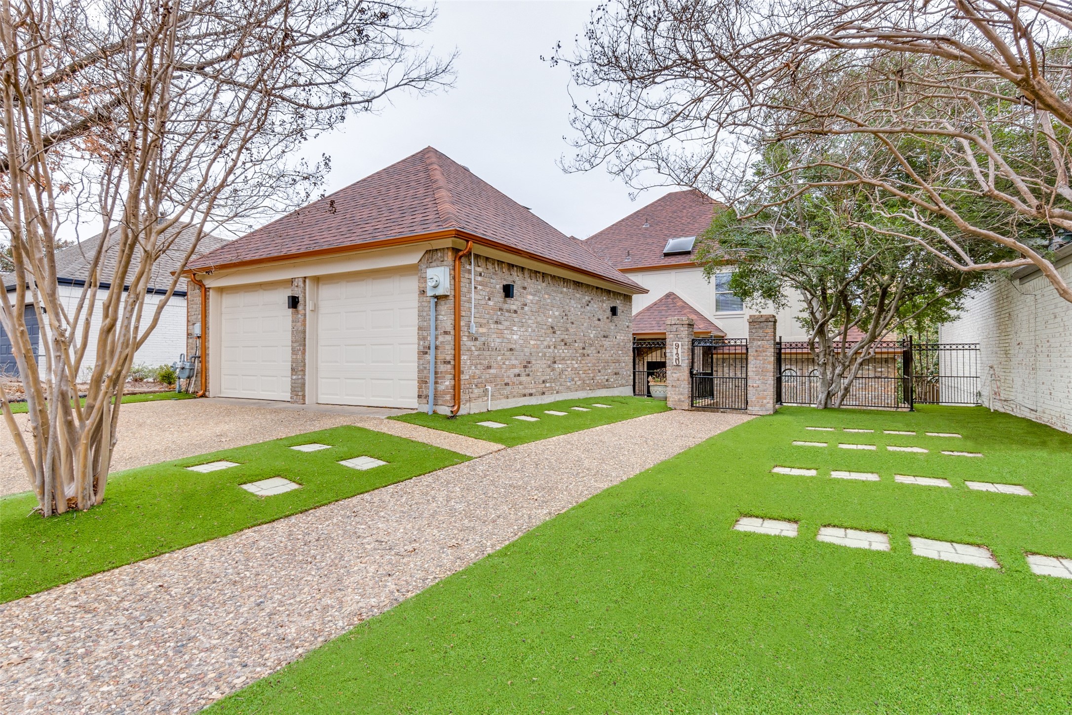 9130 Valley Chapel Lane Dallas TX 75220