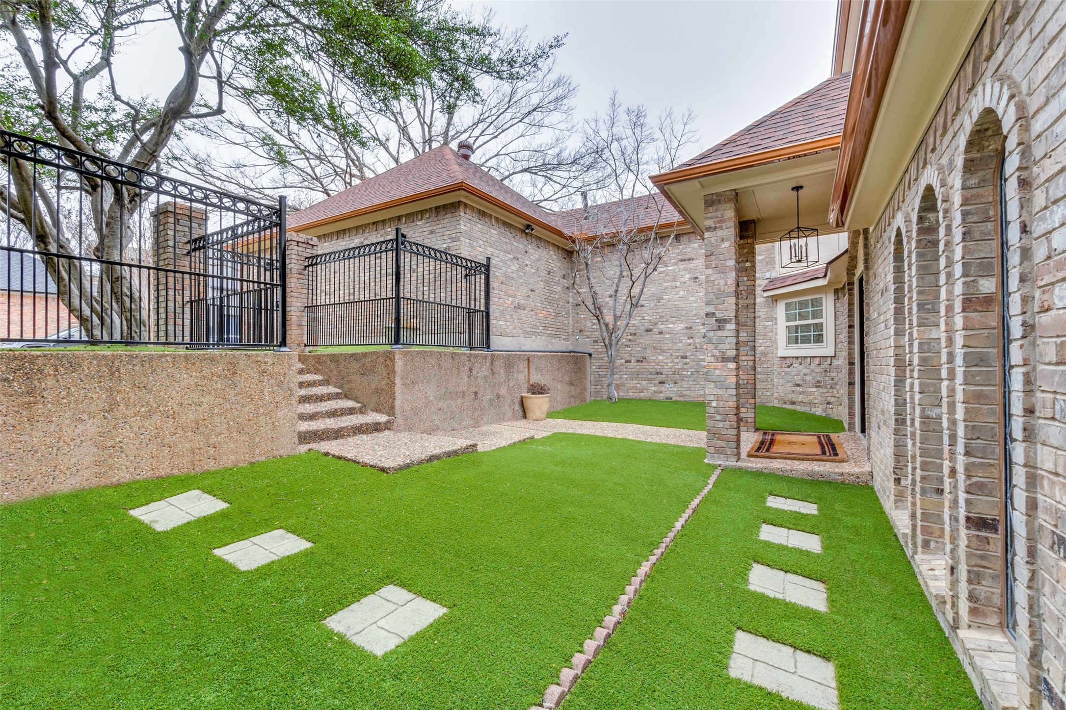 9130 Valley Chapel Lane Dallas TX 75220