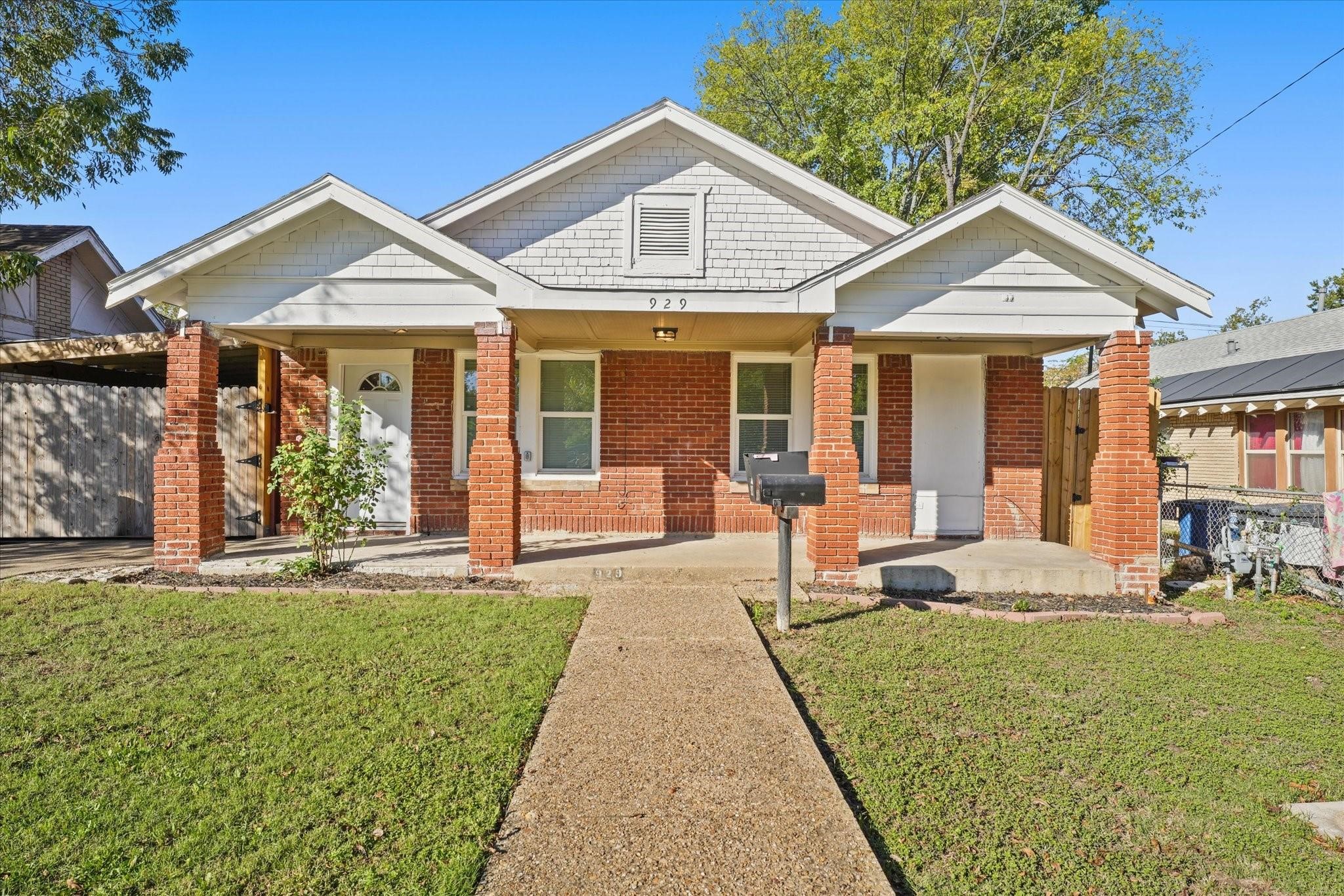 929 S Rosemont Avenue Dallas TX 75208