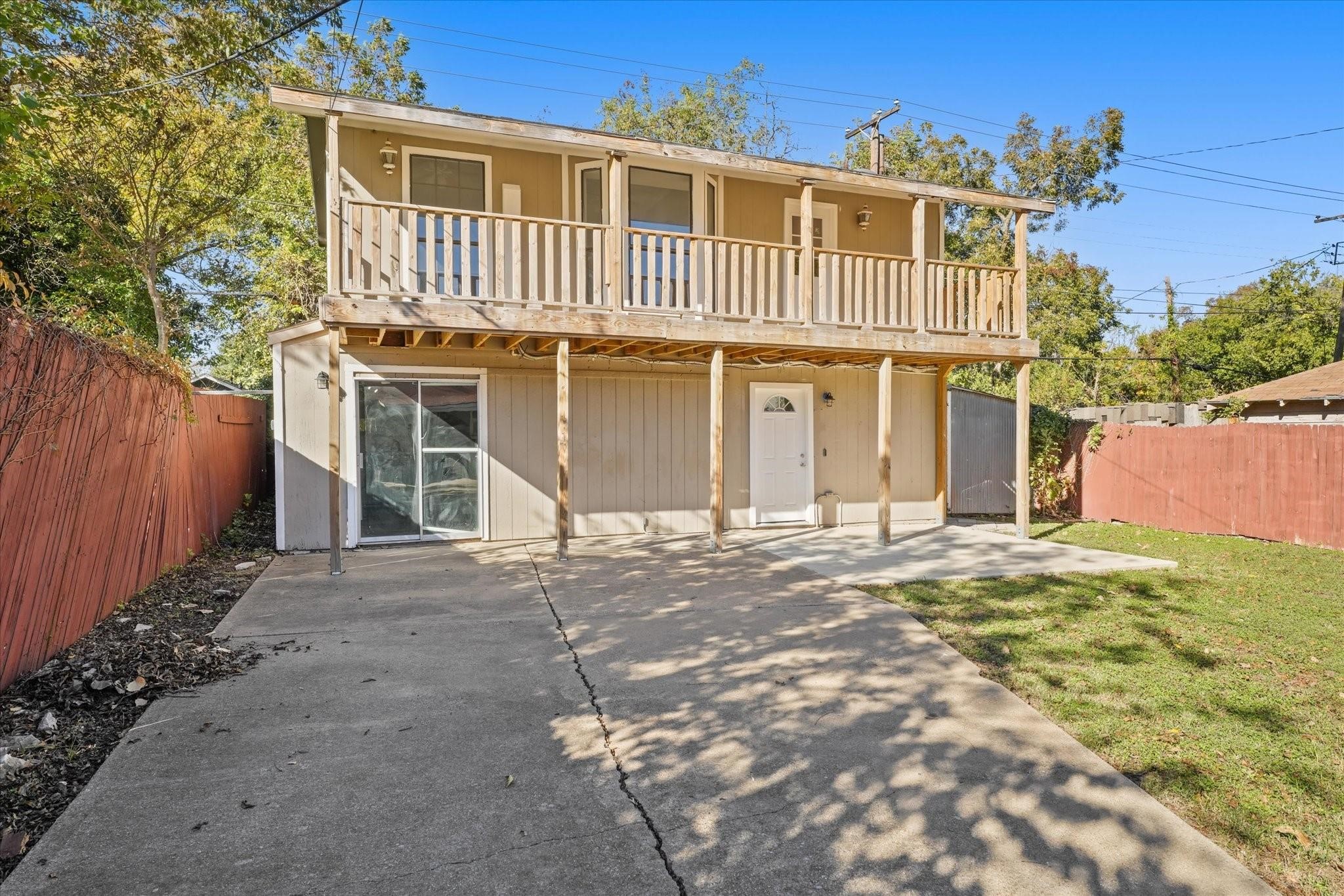 929 S Rosemont Avenue Dallas TX 75208
