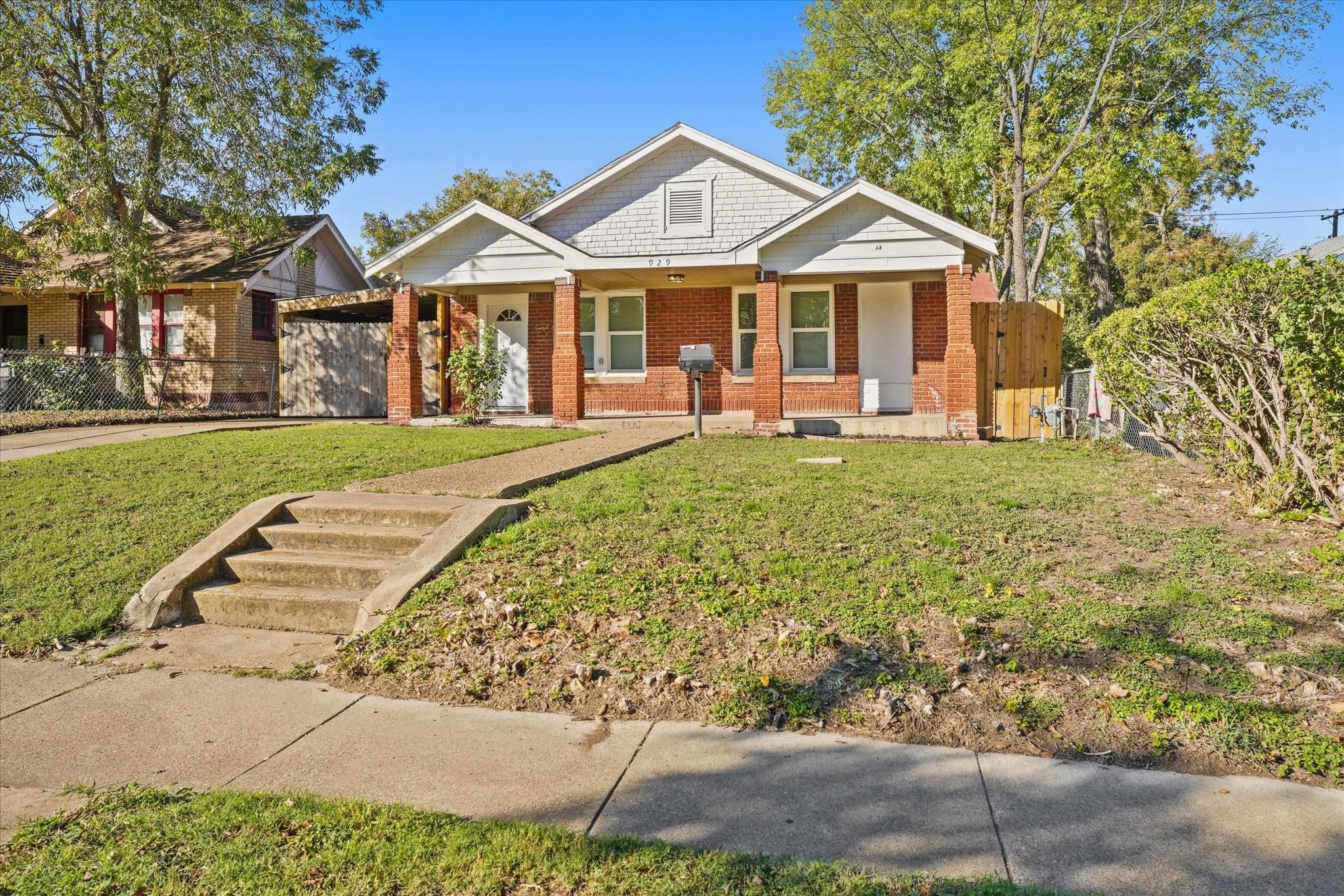 929 S Rosemont Avenue Dallas TX 75208