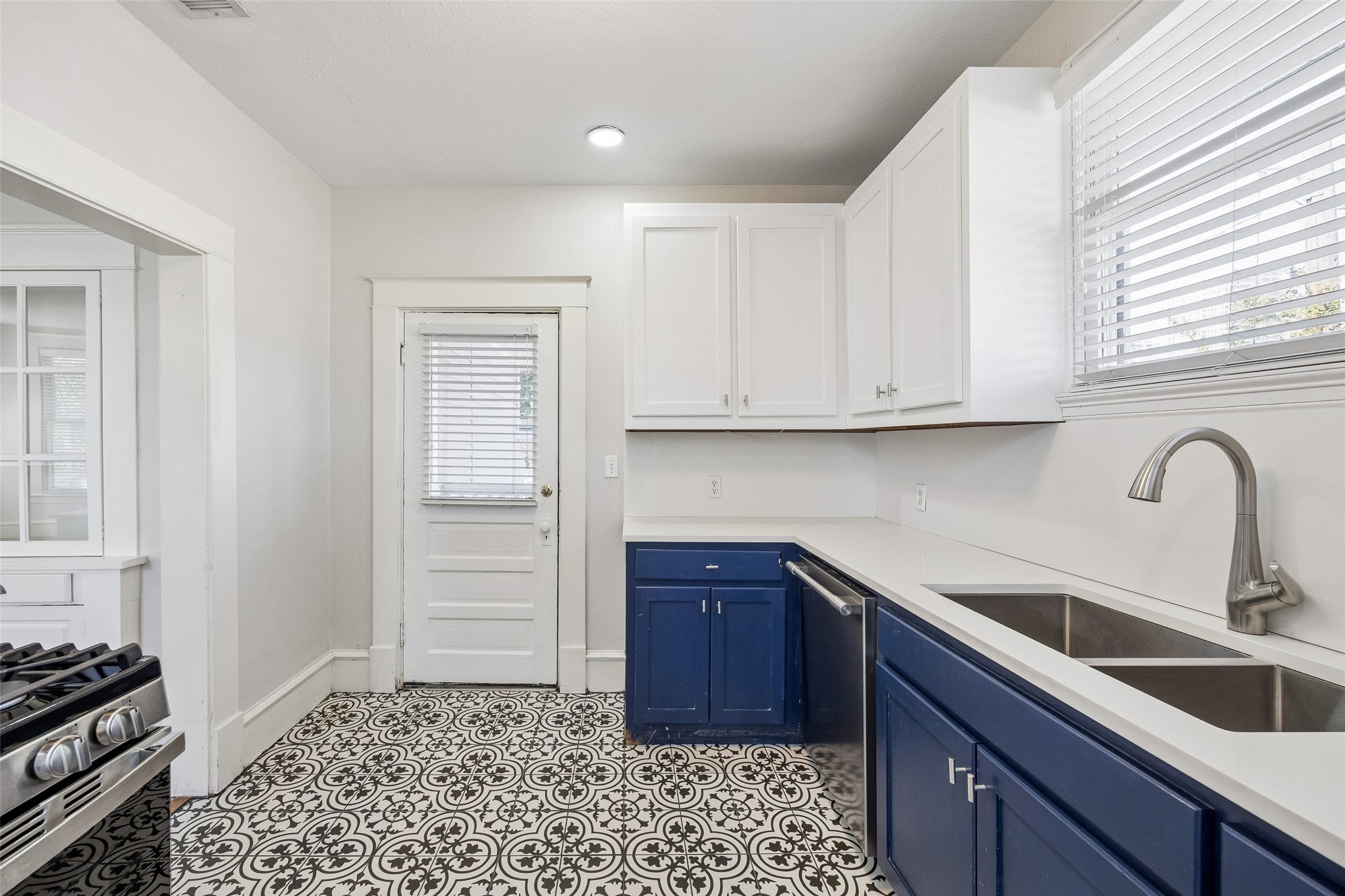 2605 Hibernia Street Dallas TX 75204