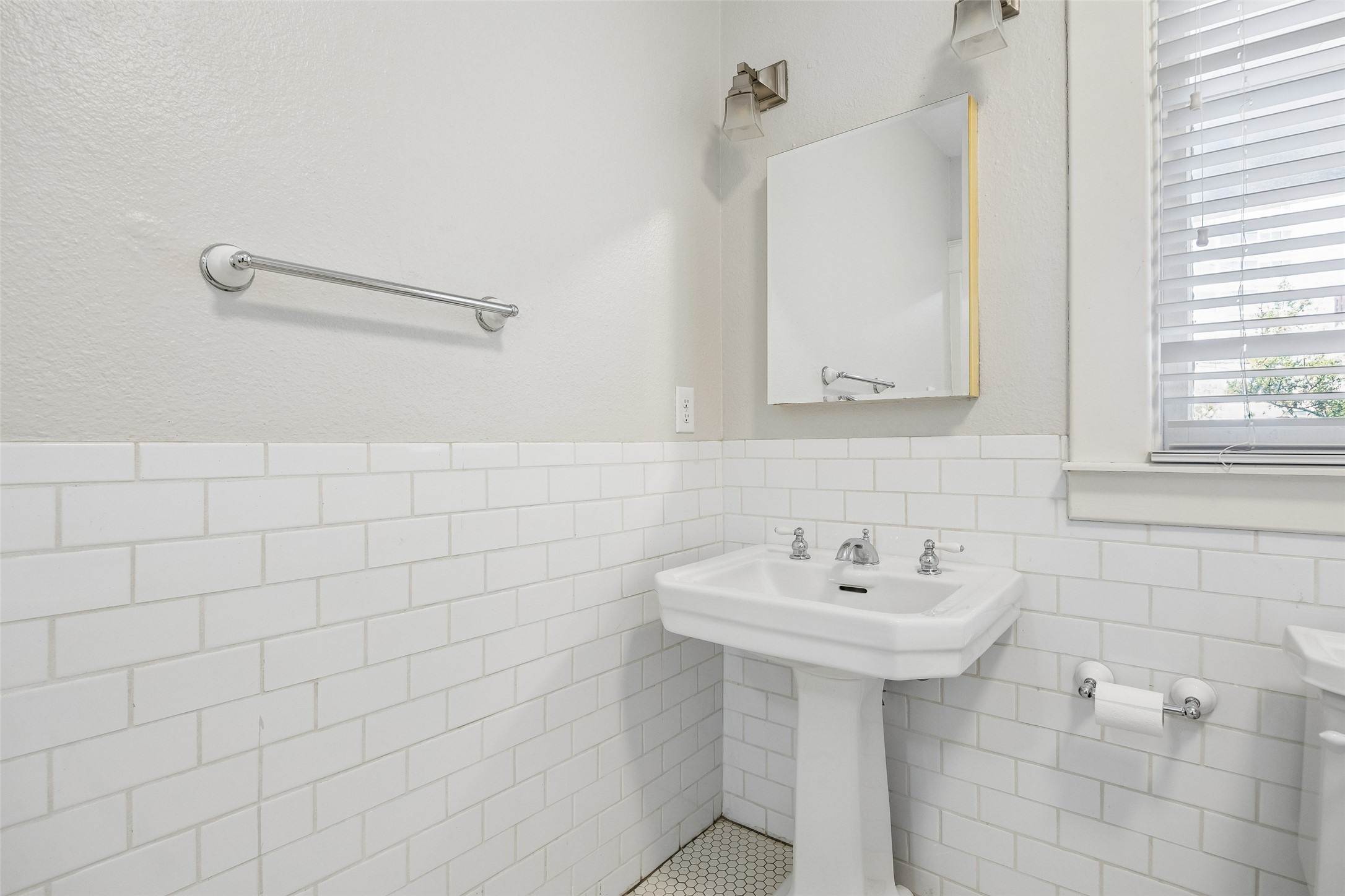 2605 Hibernia Street Dallas TX 75204