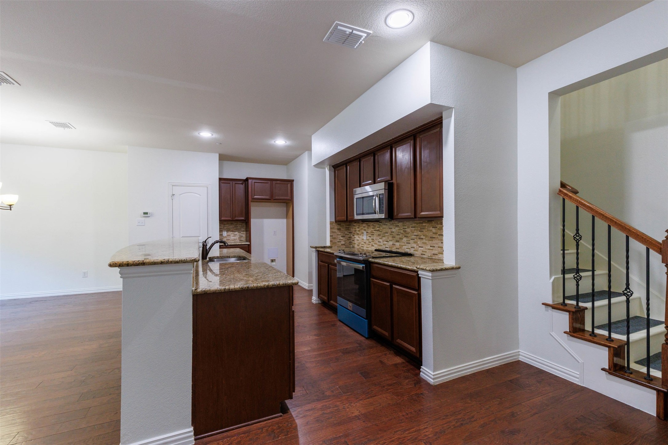 394 Teague Drive Lewisville TX 75067