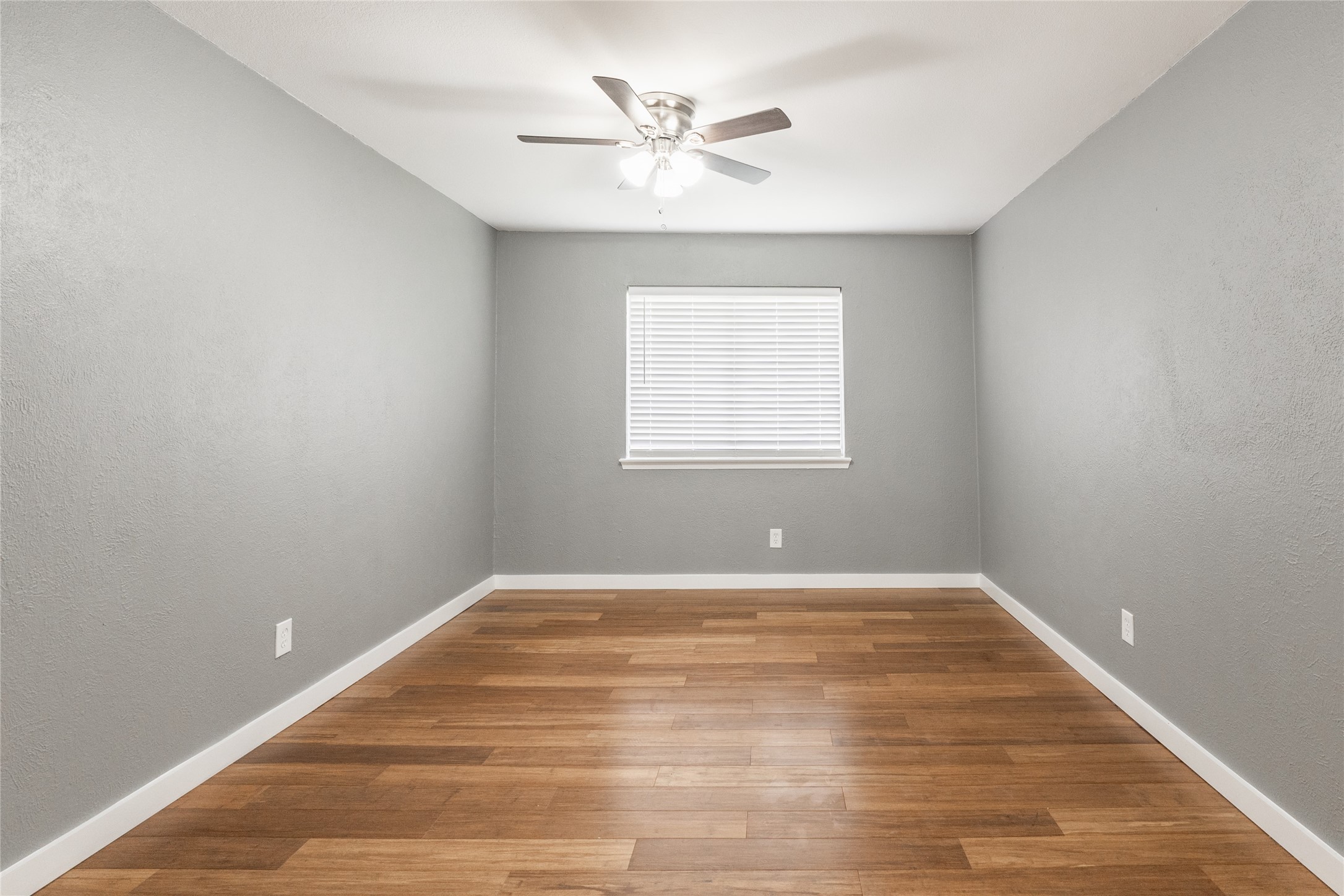 705 Valiant Circle Garland TX 75043