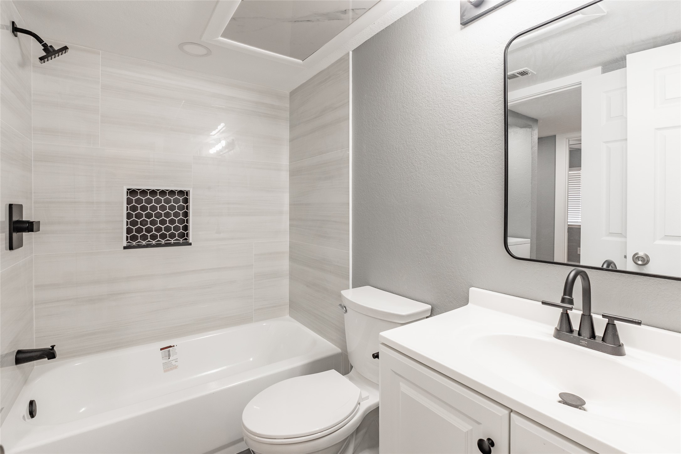 705 Valiant Circle Garland TX 75043