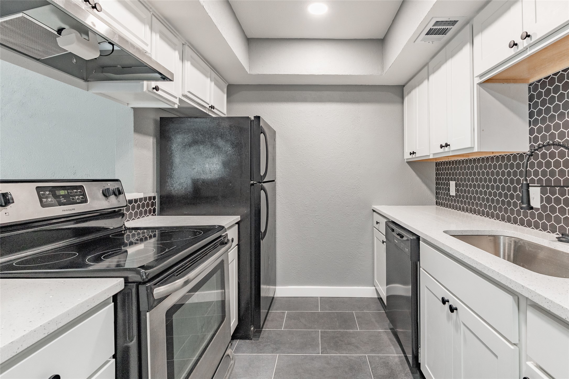 705 Valiant Circle Garland TX 75043