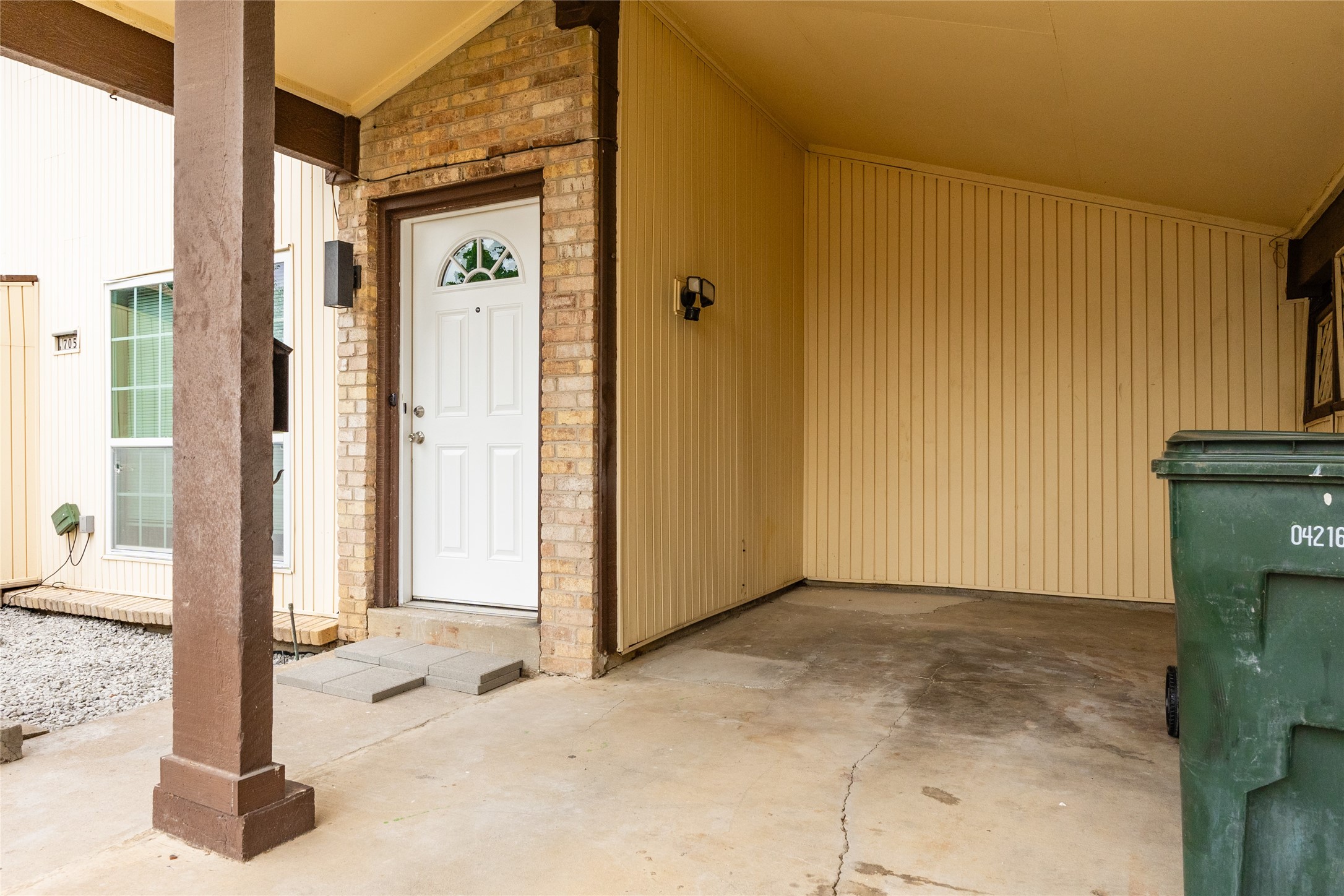 705 Valiant Circle Garland TX 75043