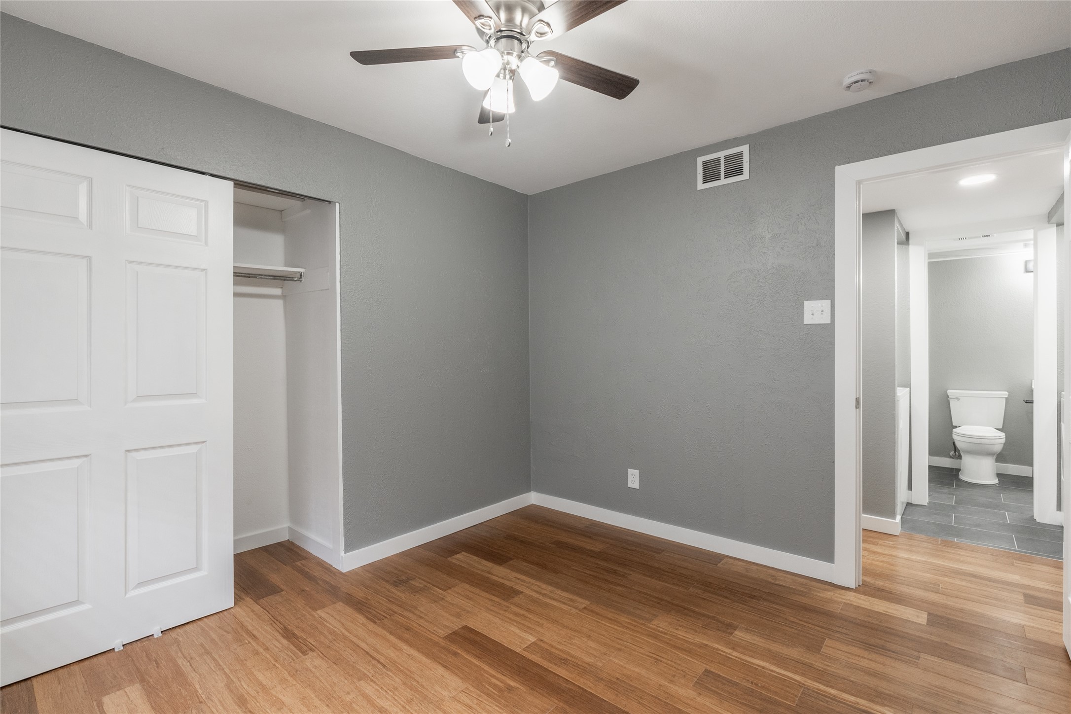705 Valiant Circle Garland TX 75043