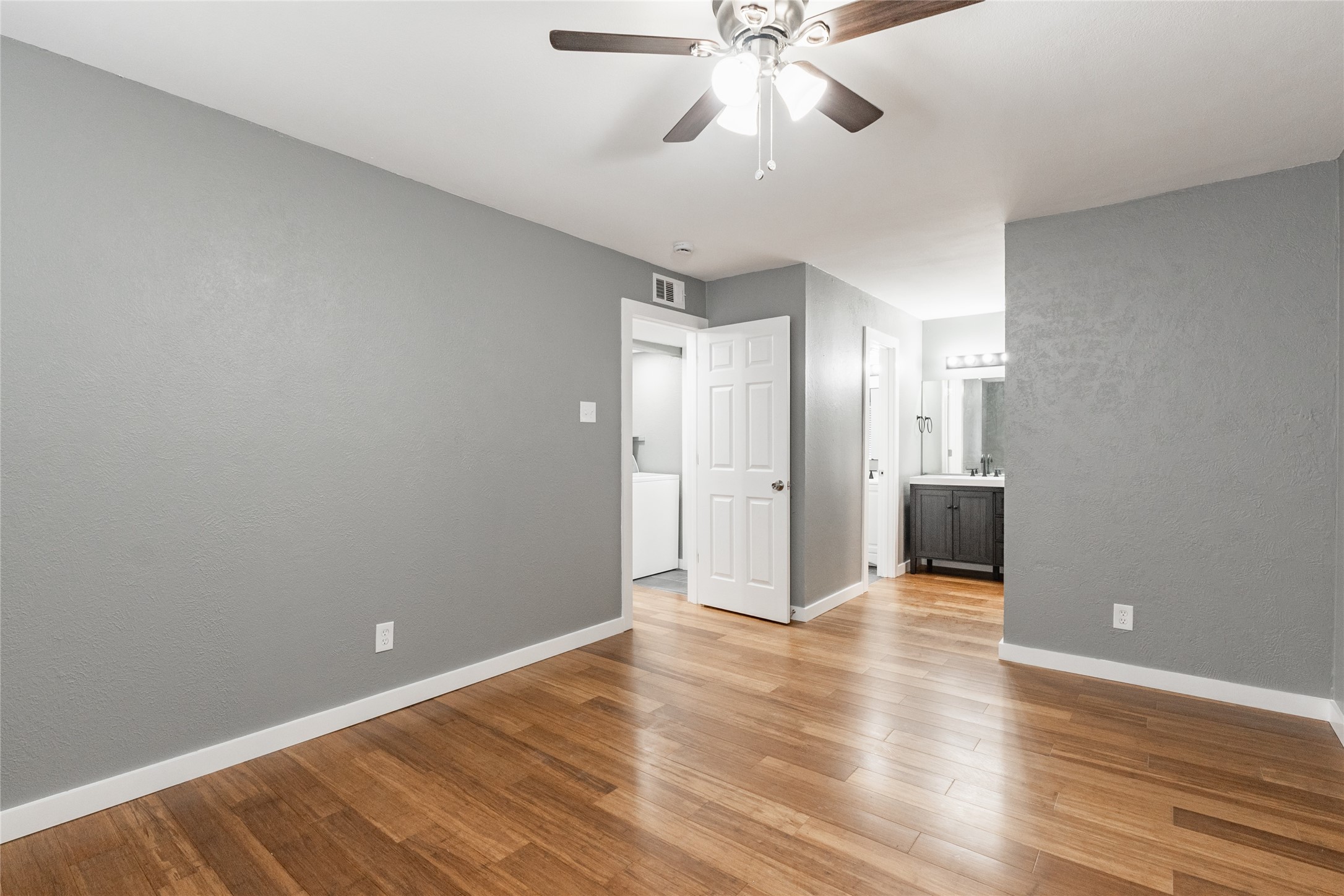 705 Valiant Circle Garland TX 75043