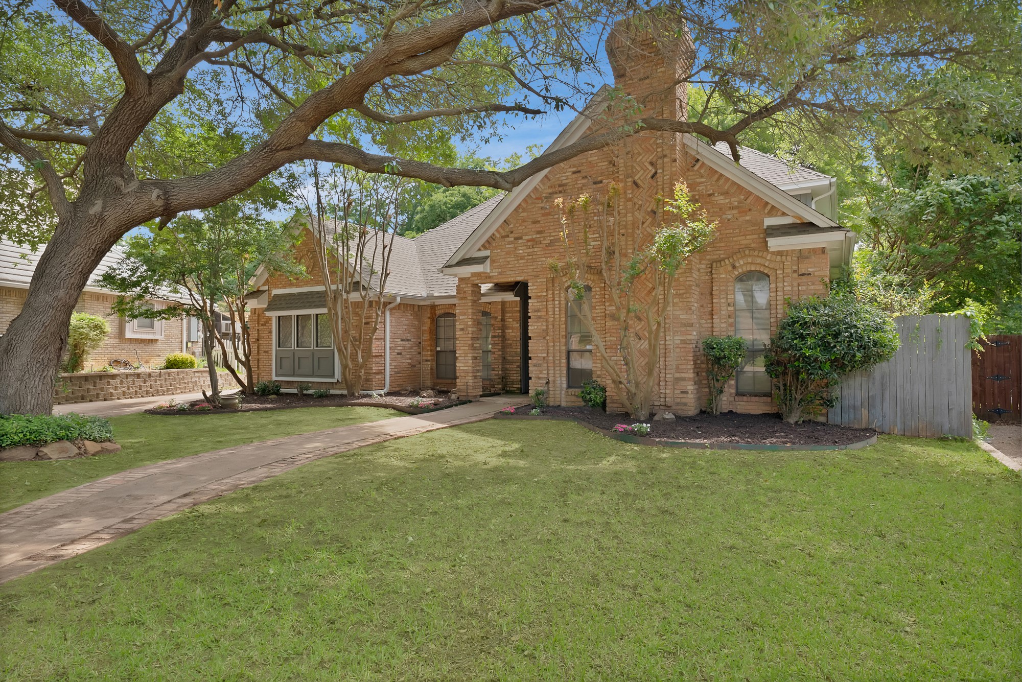 4219 Oak Springs Drive Arlington TX 76016