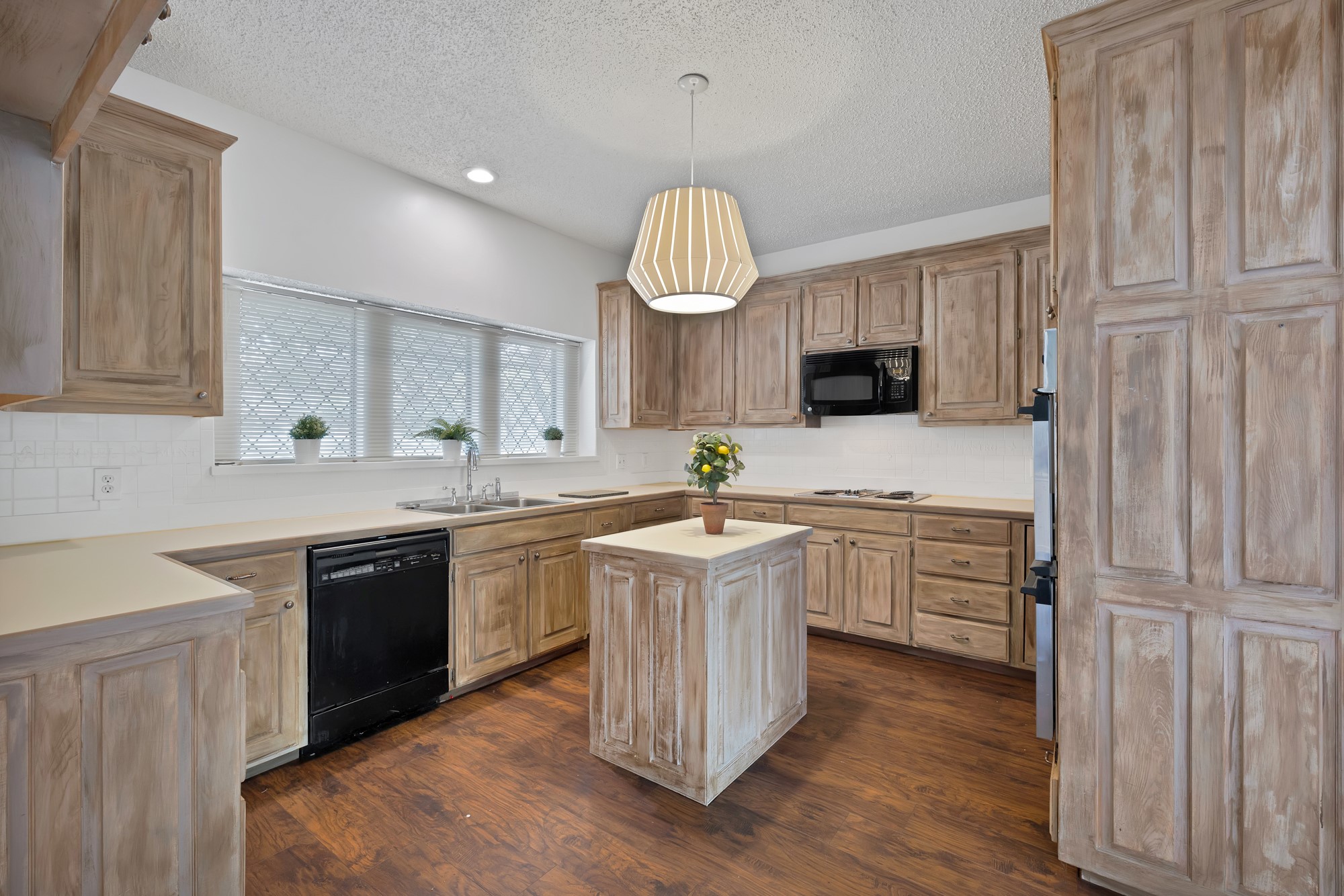 4219 Oak Springs Drive Arlington TX 76016