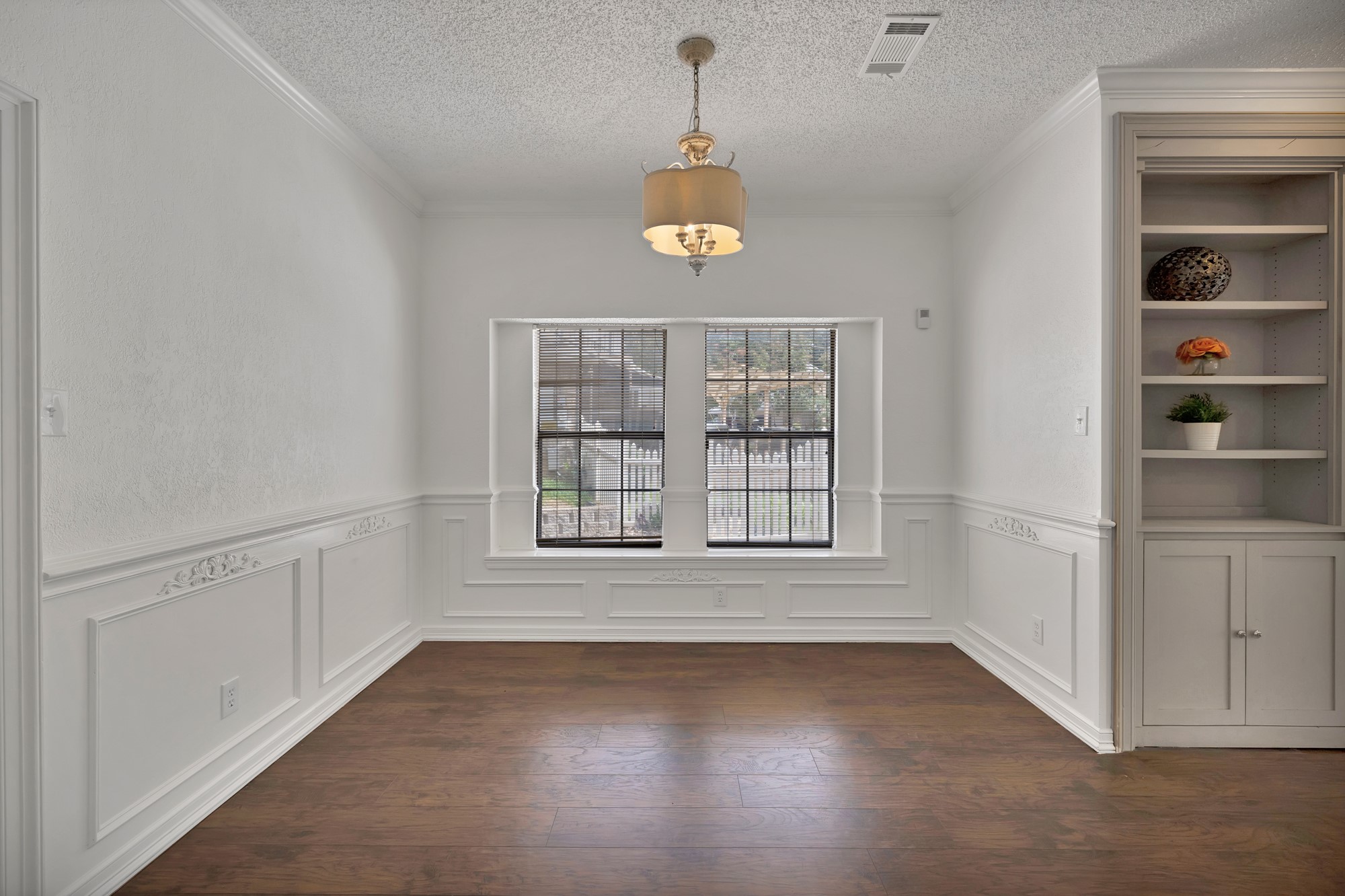 4219 Oak Springs Drive Arlington TX 76016