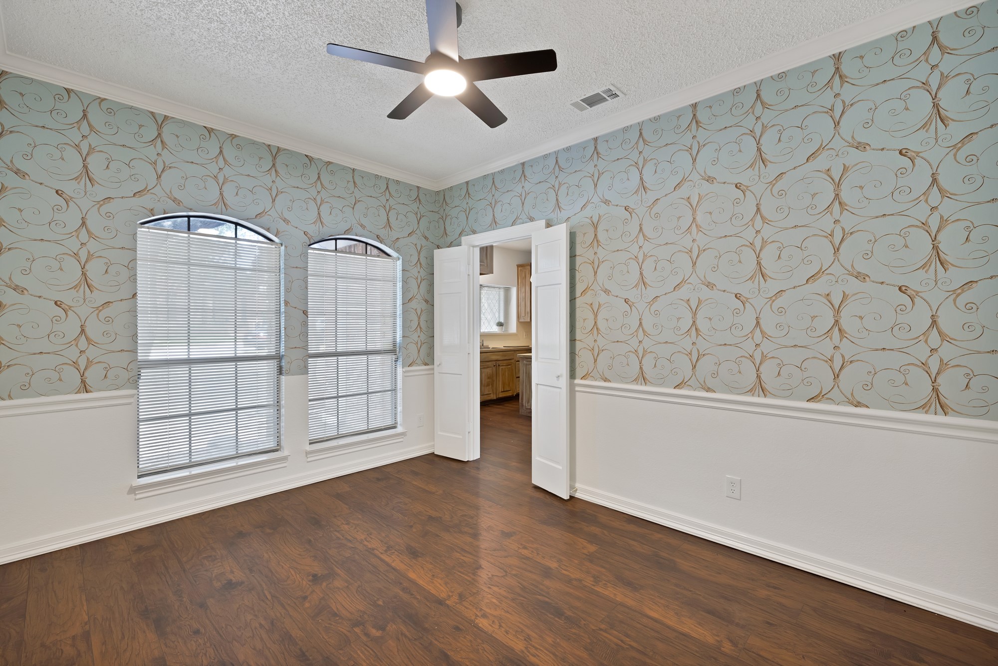 4219 Oak Springs Drive Arlington TX 76016