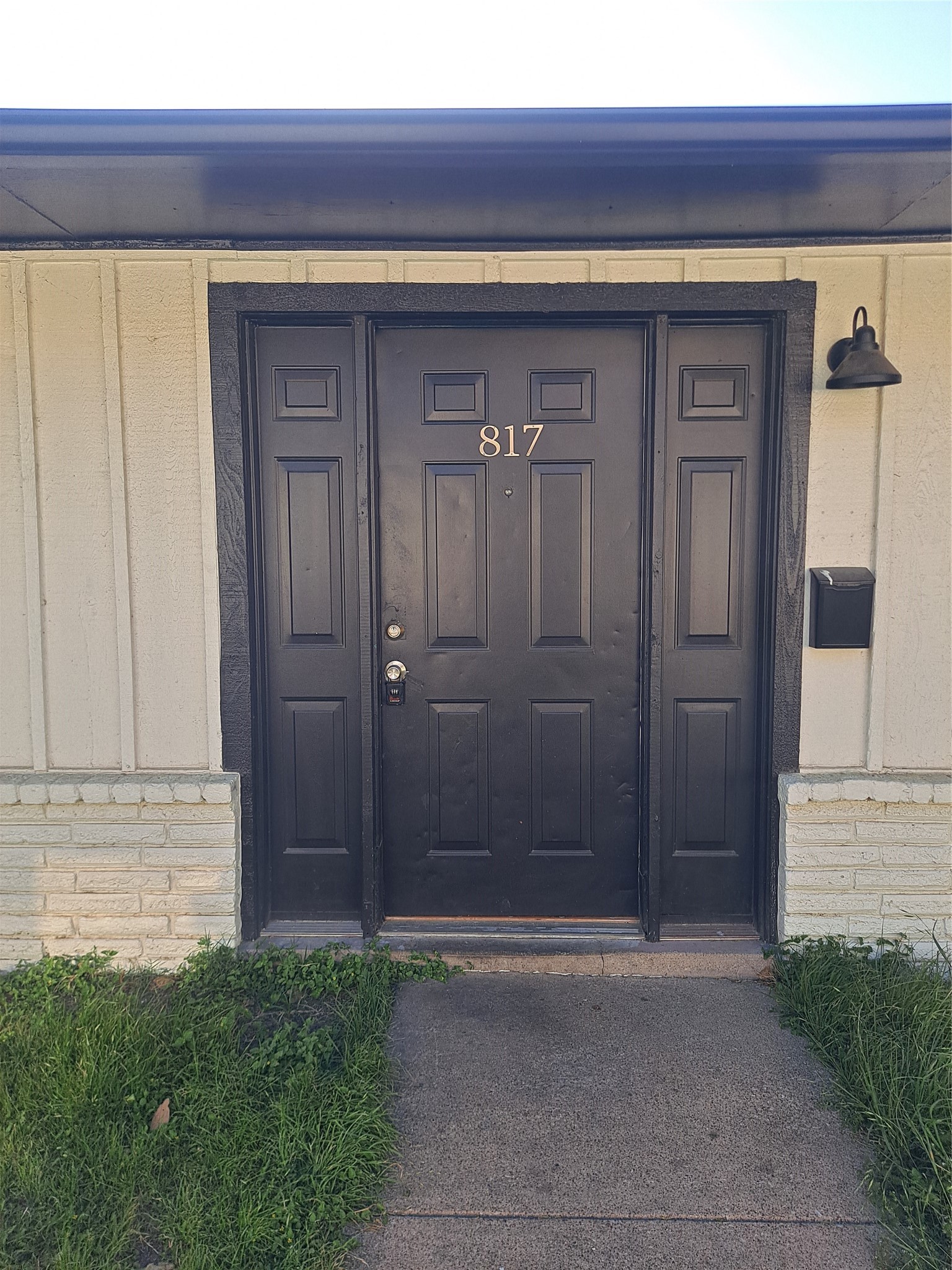 817 Bluebird Irving TX 75061