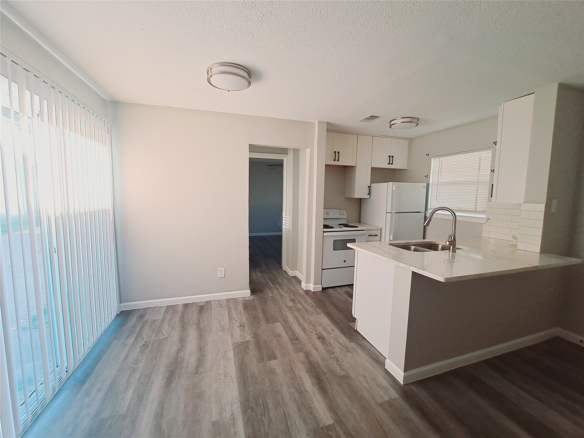 817 Bluebird Irving TX 75061