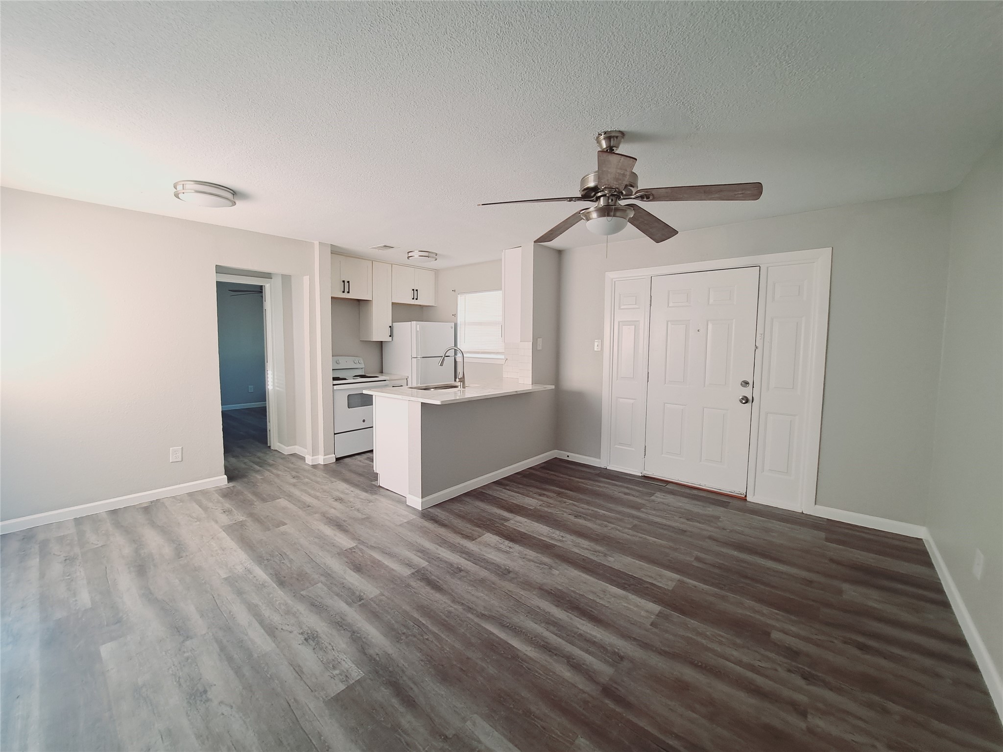 817 Bluebird Irving TX 75061