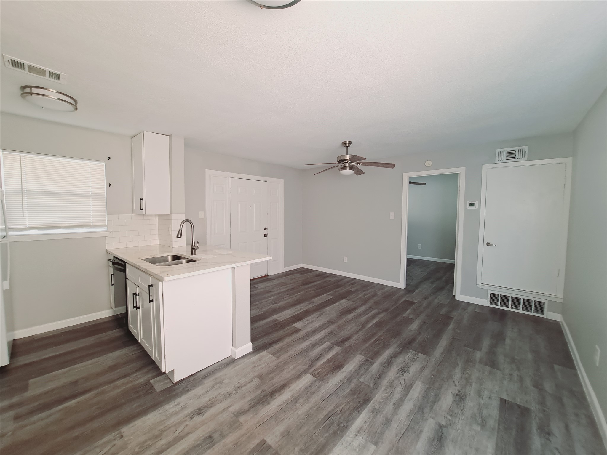 817 Bluebird Irving TX 75061