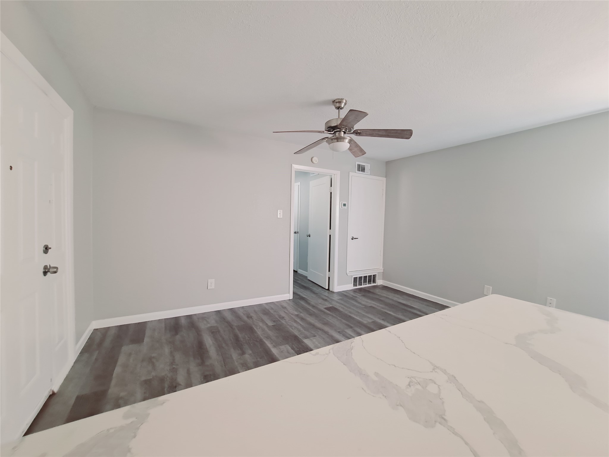 817 Bluebird Irving TX 75061