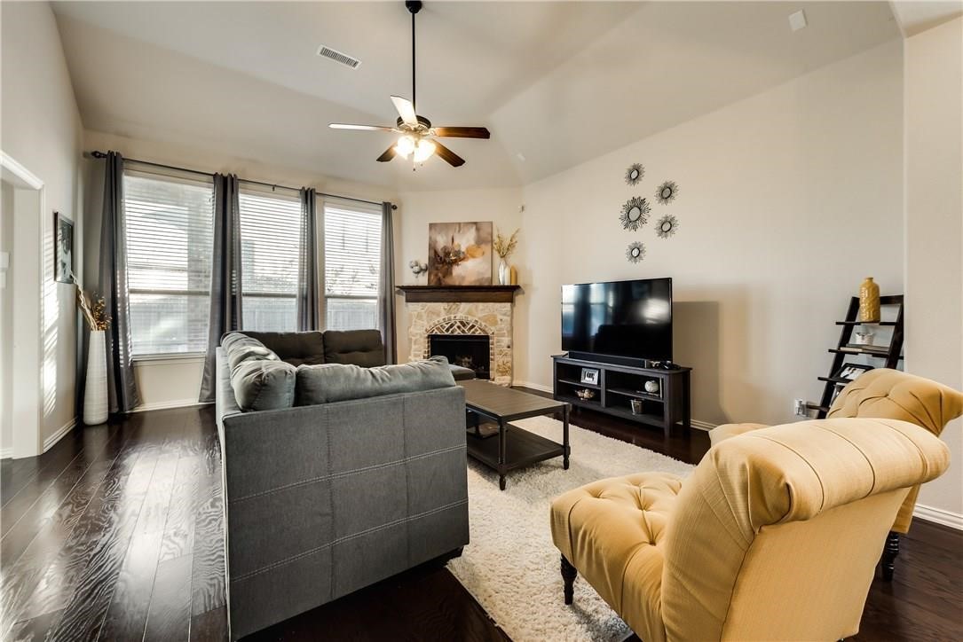 629 Hummingbird Drive Little Elm TX 75068