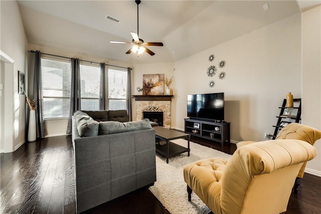 629 Hummingbird Drive Little Elm TX 75068