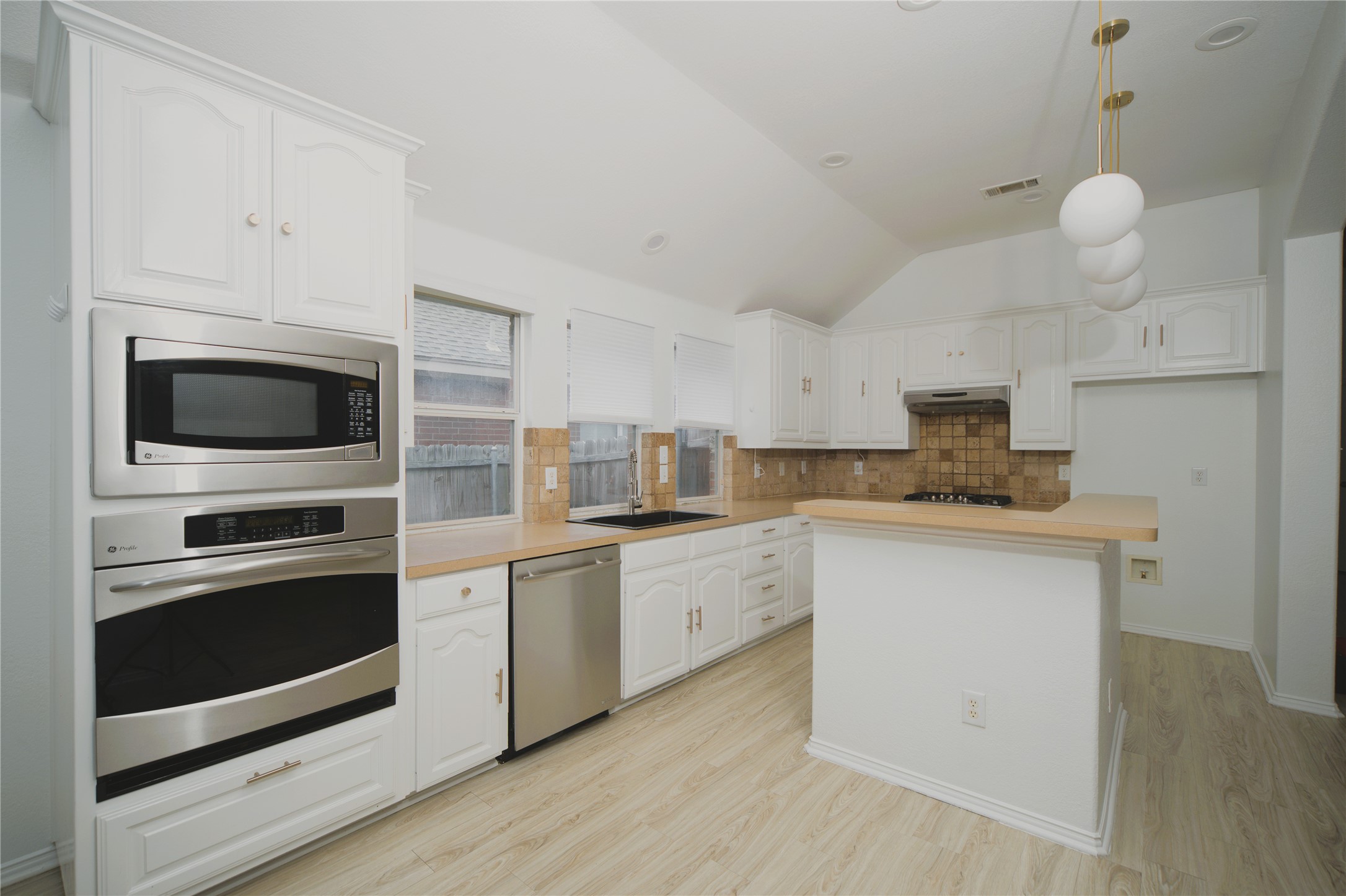 2708 Comanche Trail Mansfield TX 76063