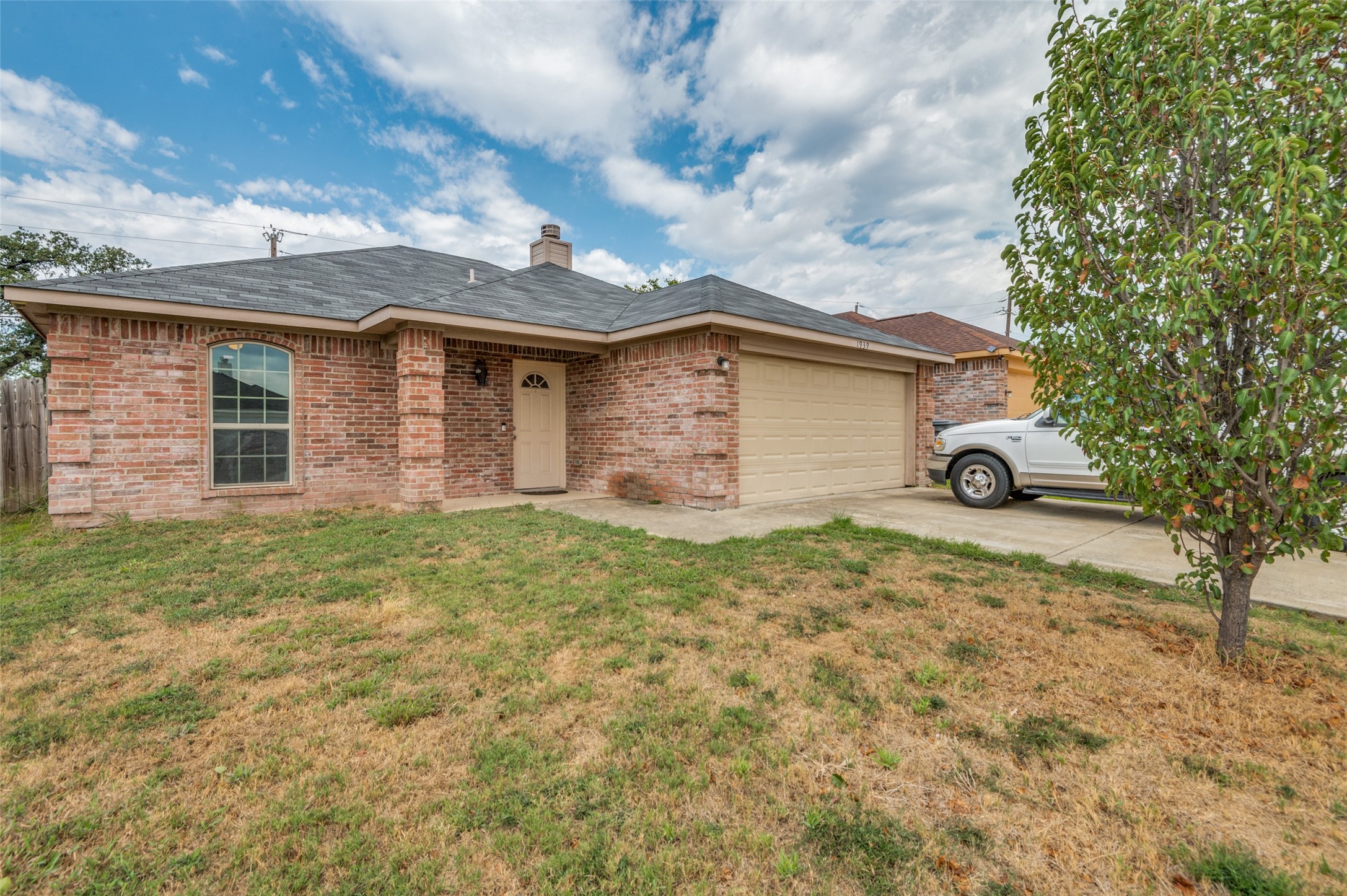 1939 Naira Drive Dallas TX 75217