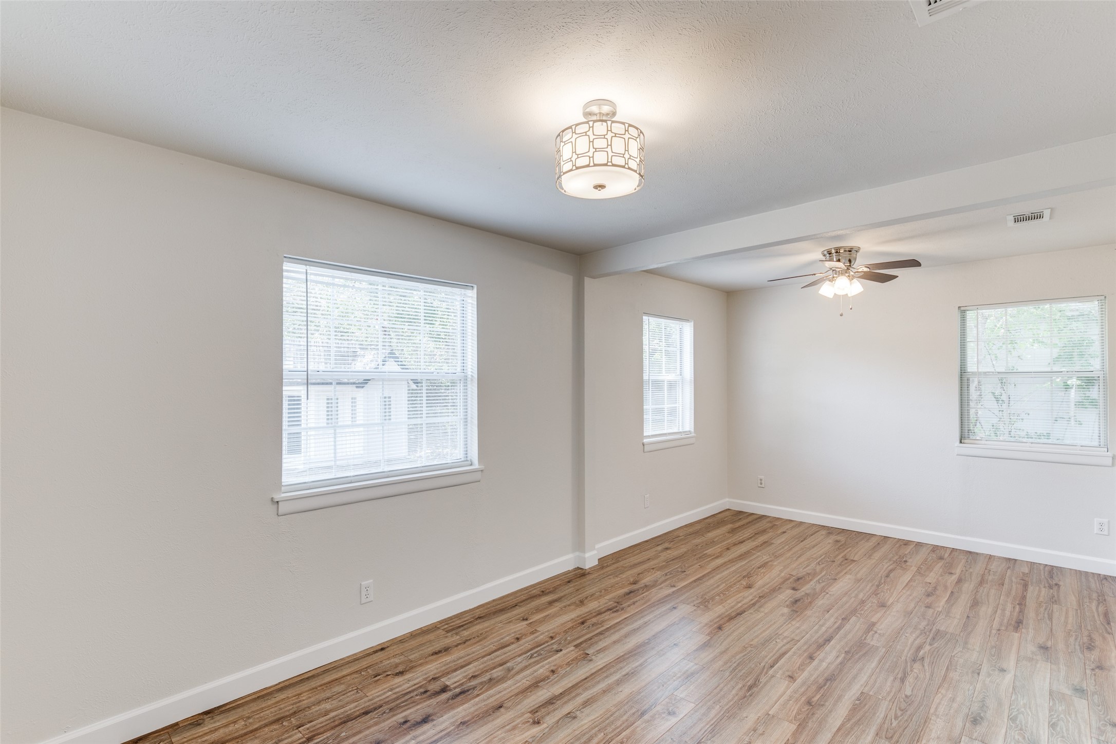 852 Northwood Road Fort Worth TX 76107