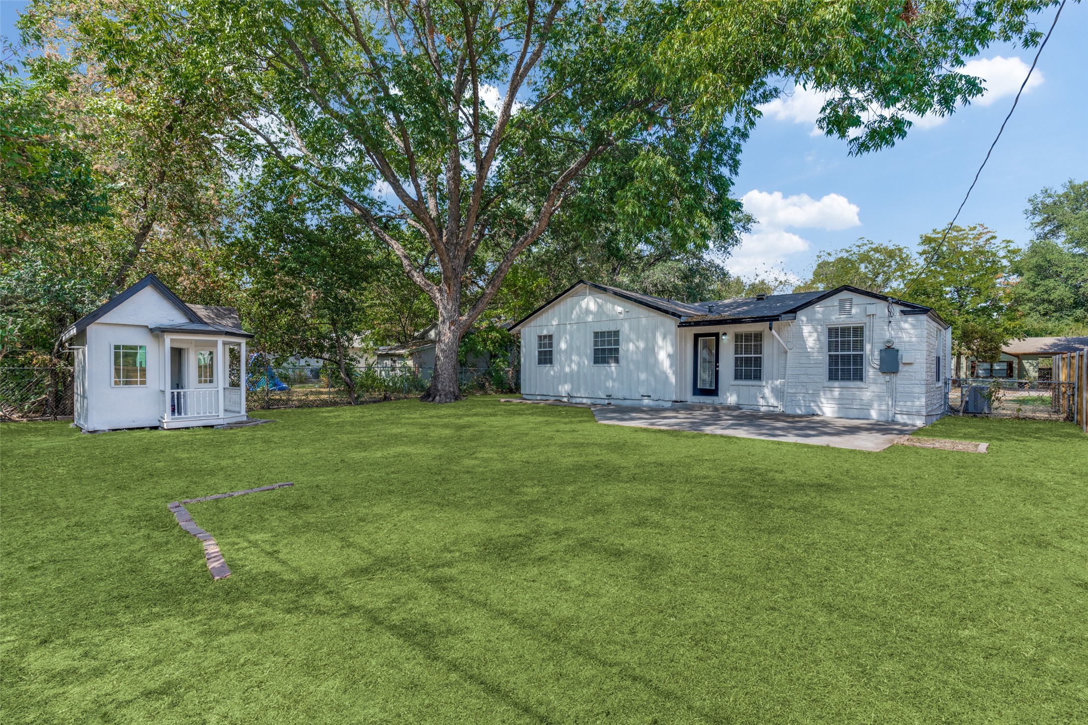 852 Northwood Road Fort Worth TX 76107