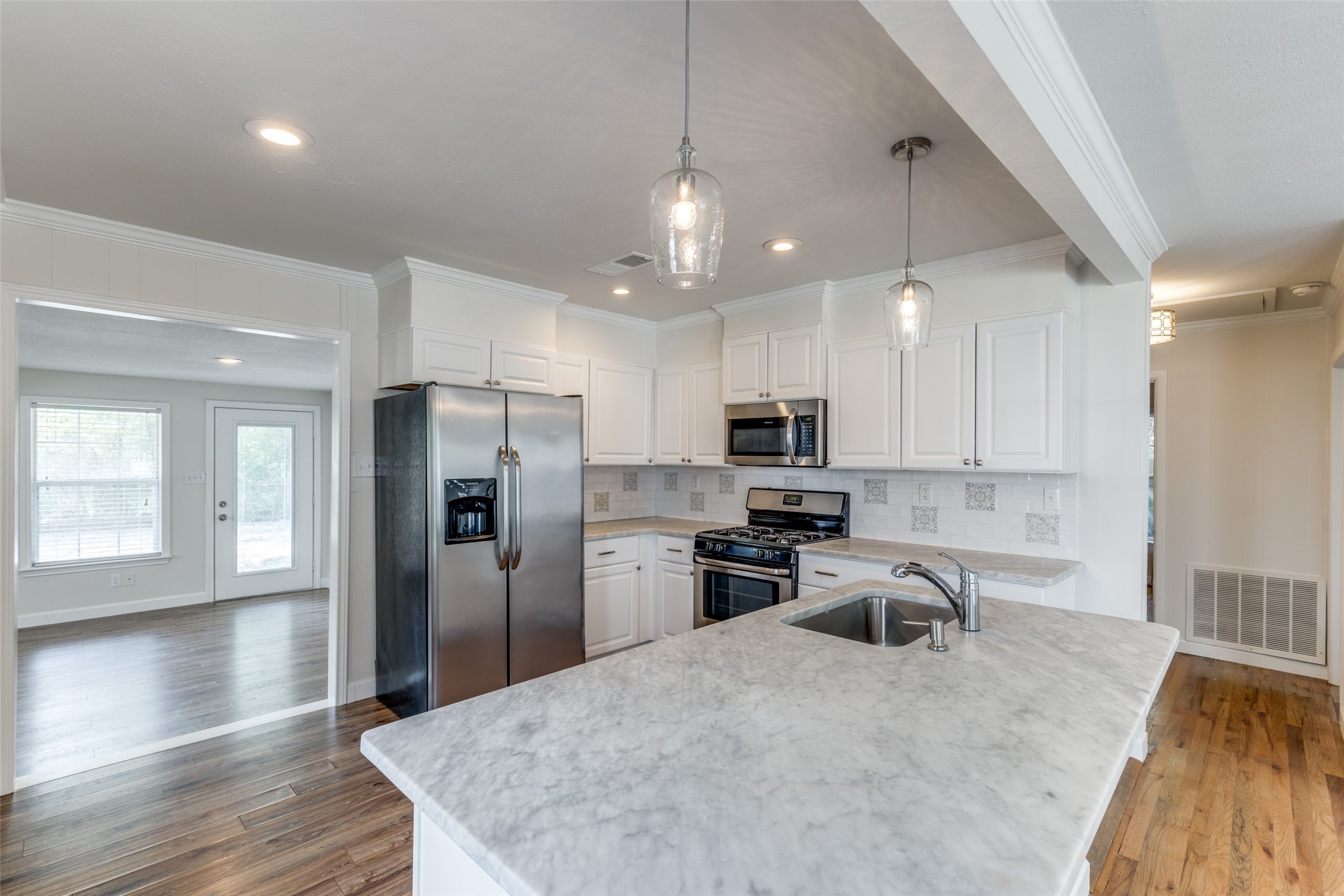 852 Northwood Road Fort Worth TX 76107