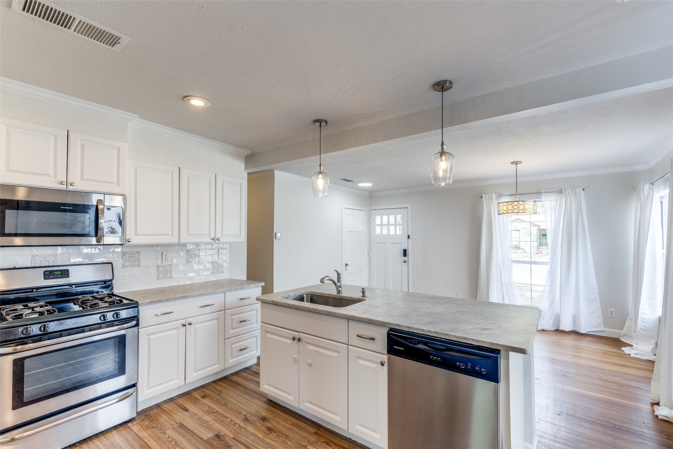852 Northwood Road Fort Worth TX 76107