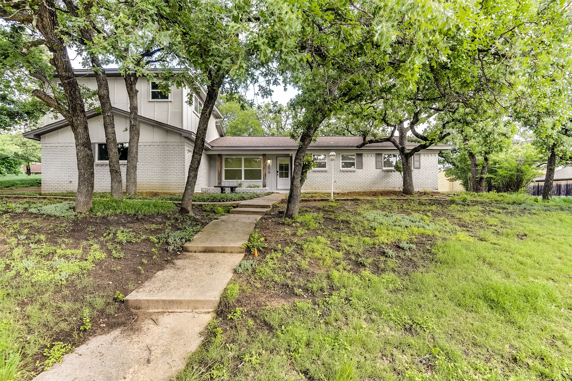 258 Somerset Terrace Bedford TX 76022