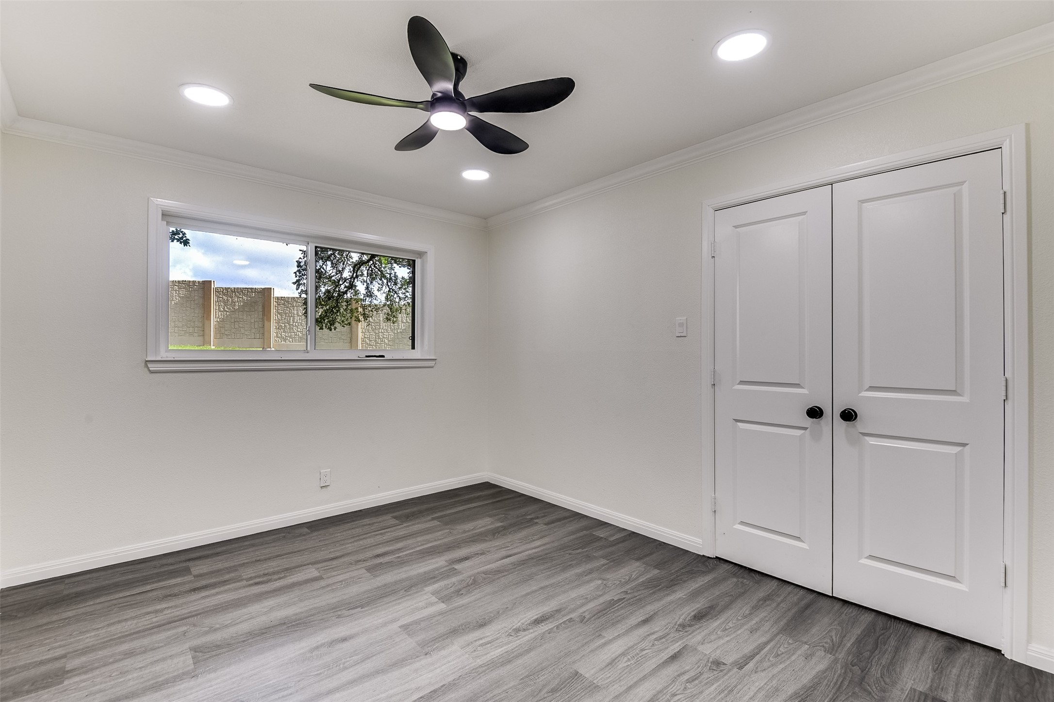 258 Somerset Terrace Bedford TX 76022