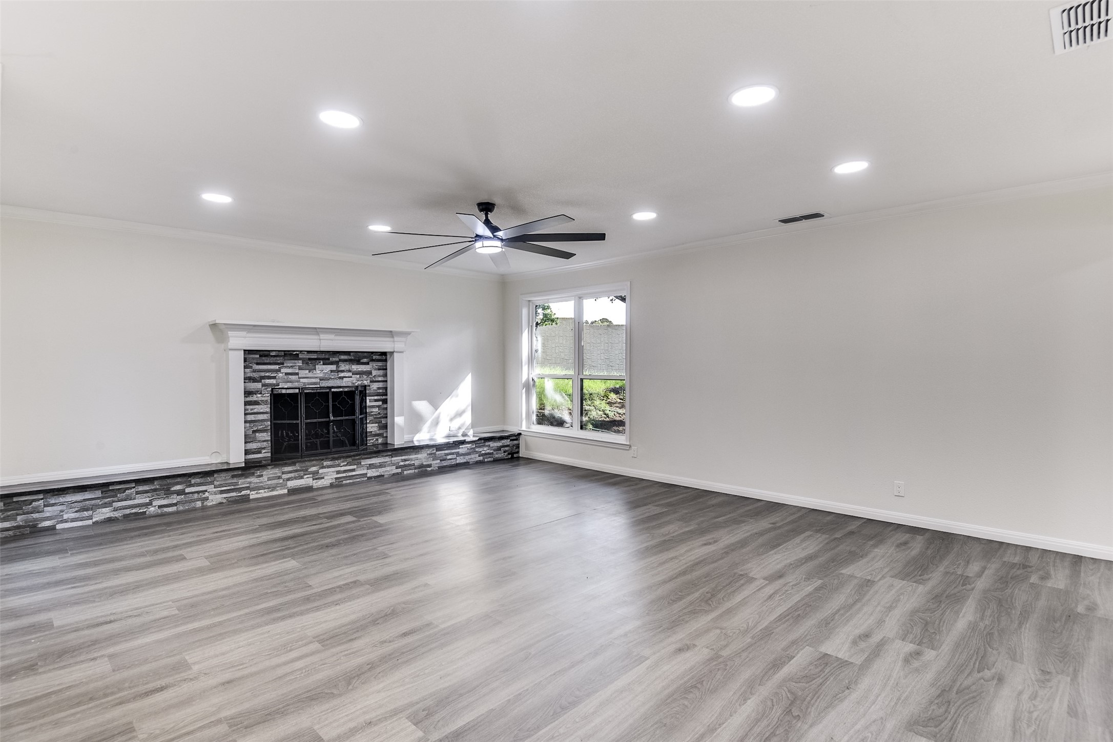 258 Somerset Terrace Bedford TX 76022
