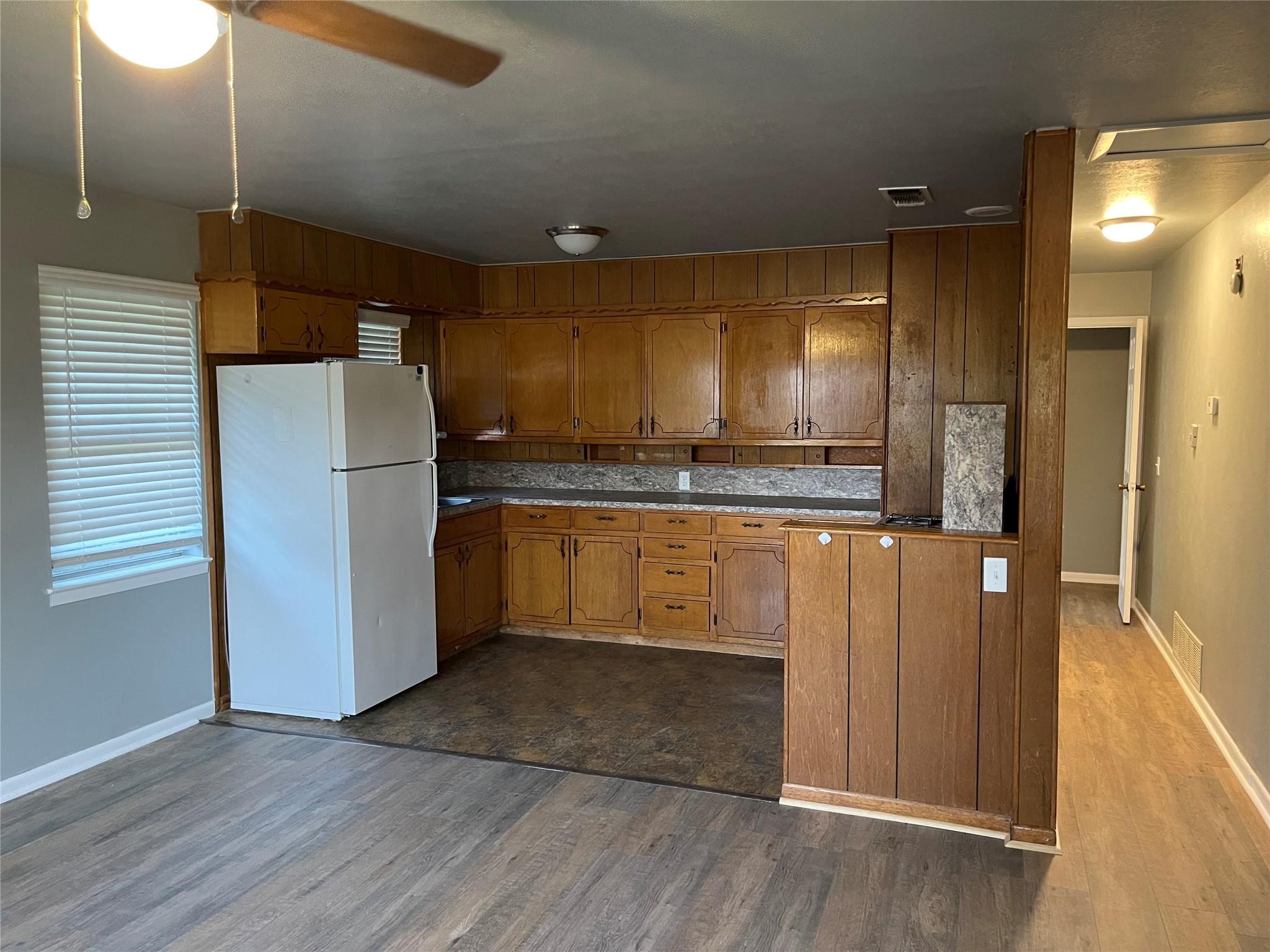 106 E Nelson Street Bowie TX 76230