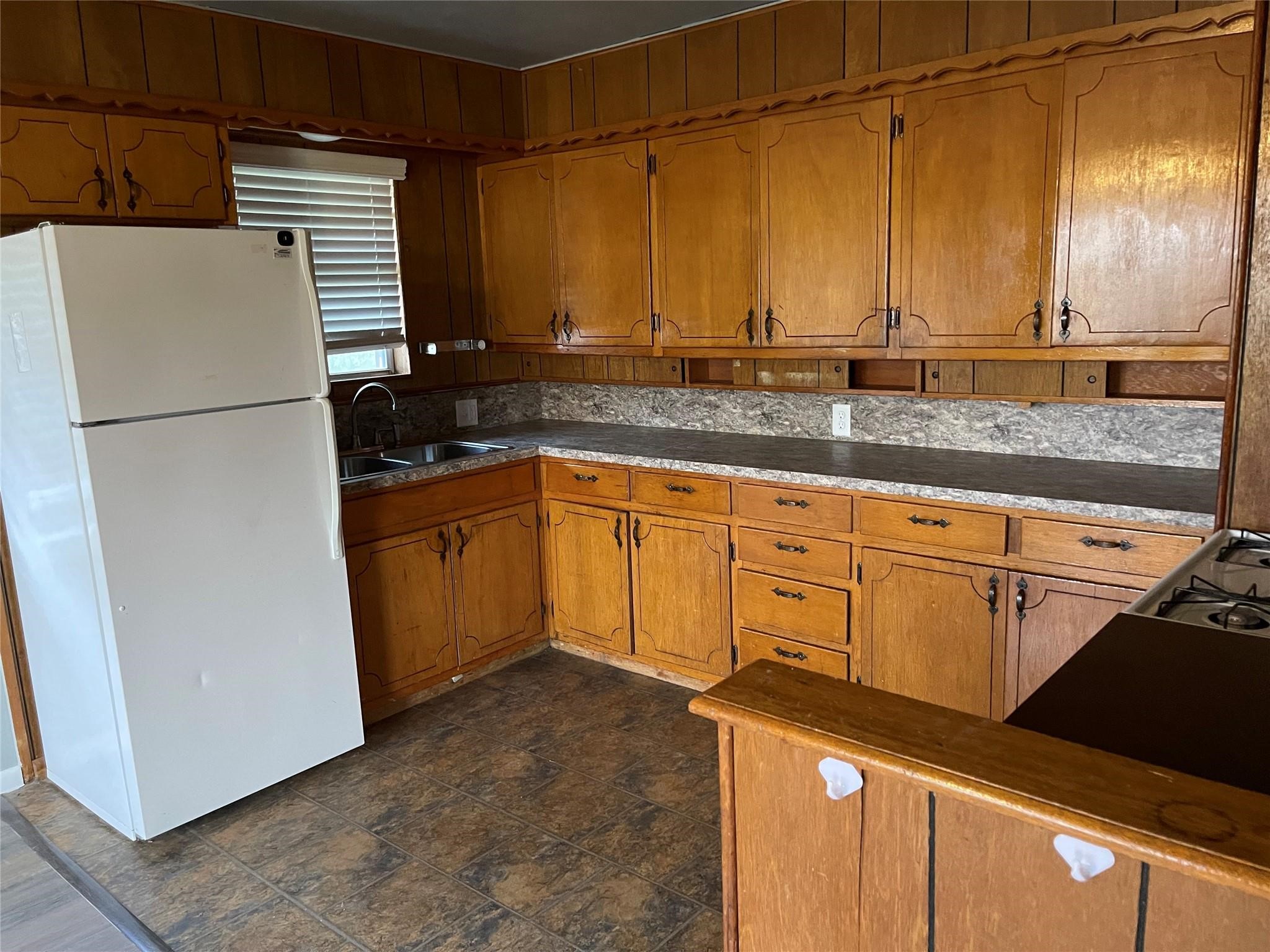 106 E Nelson Street Bowie TX 76230