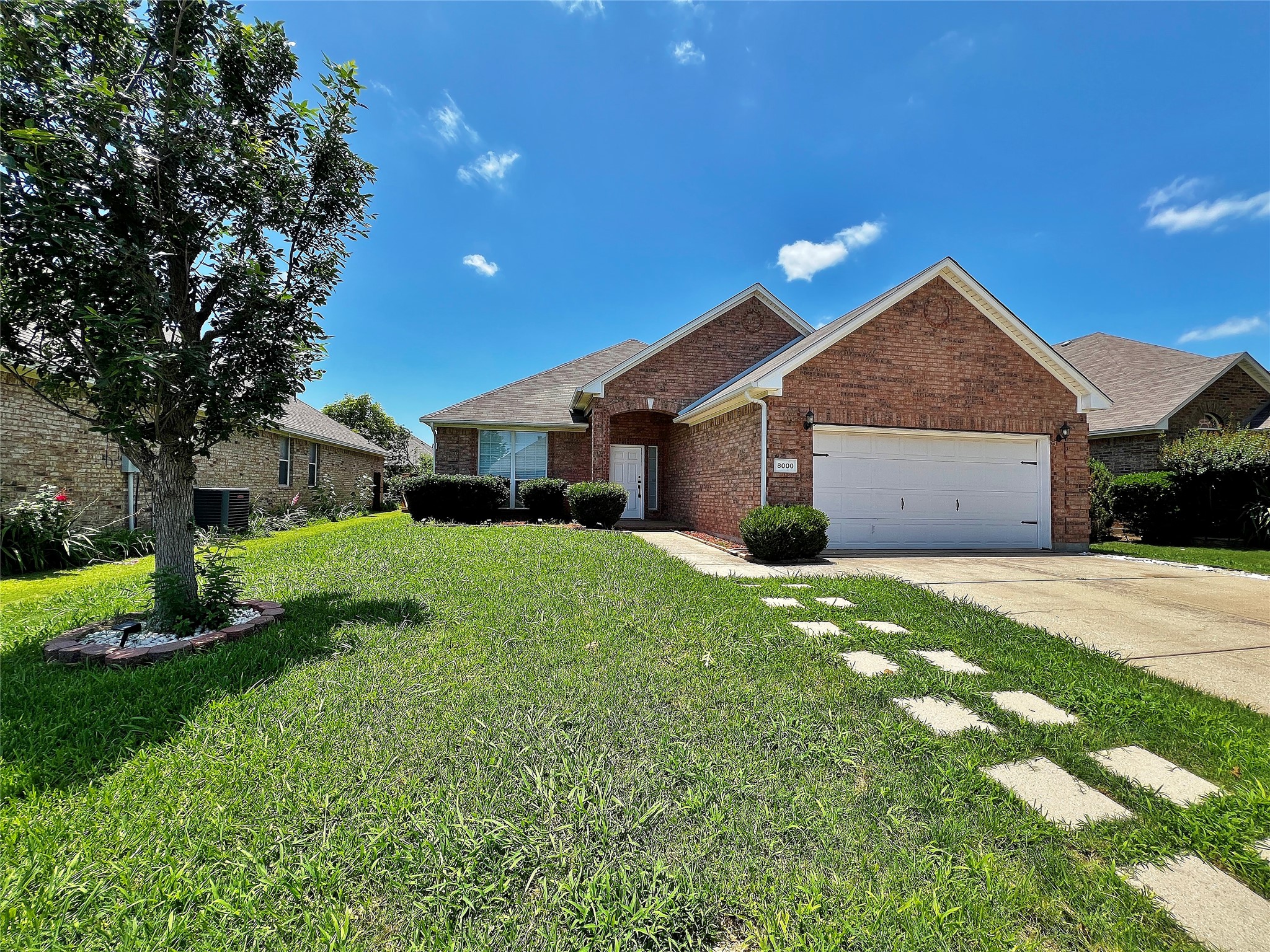 8000 Ranchvale Lane Arlington TX 76002