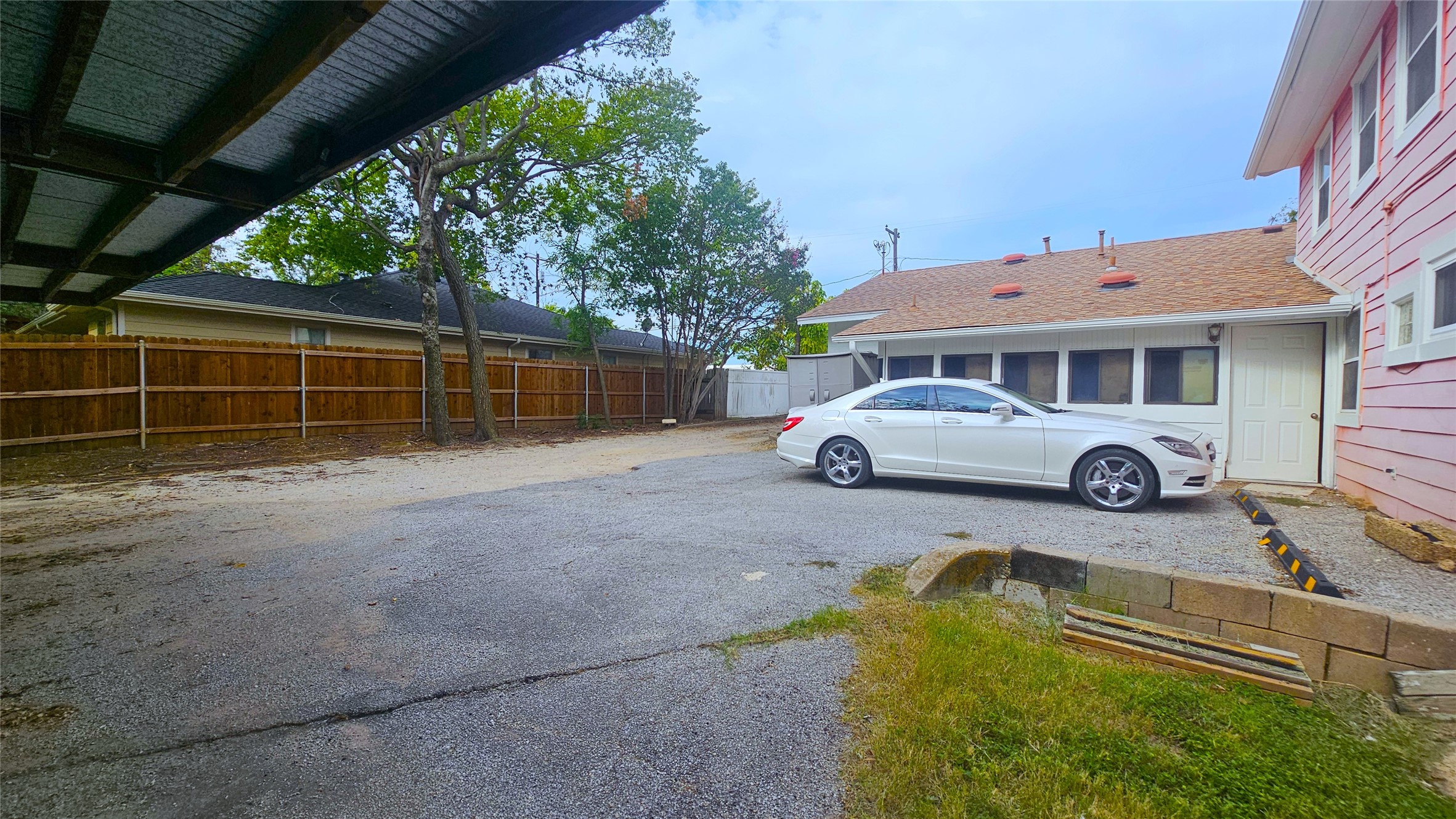 1015 S Welch Street Denton TX 76201