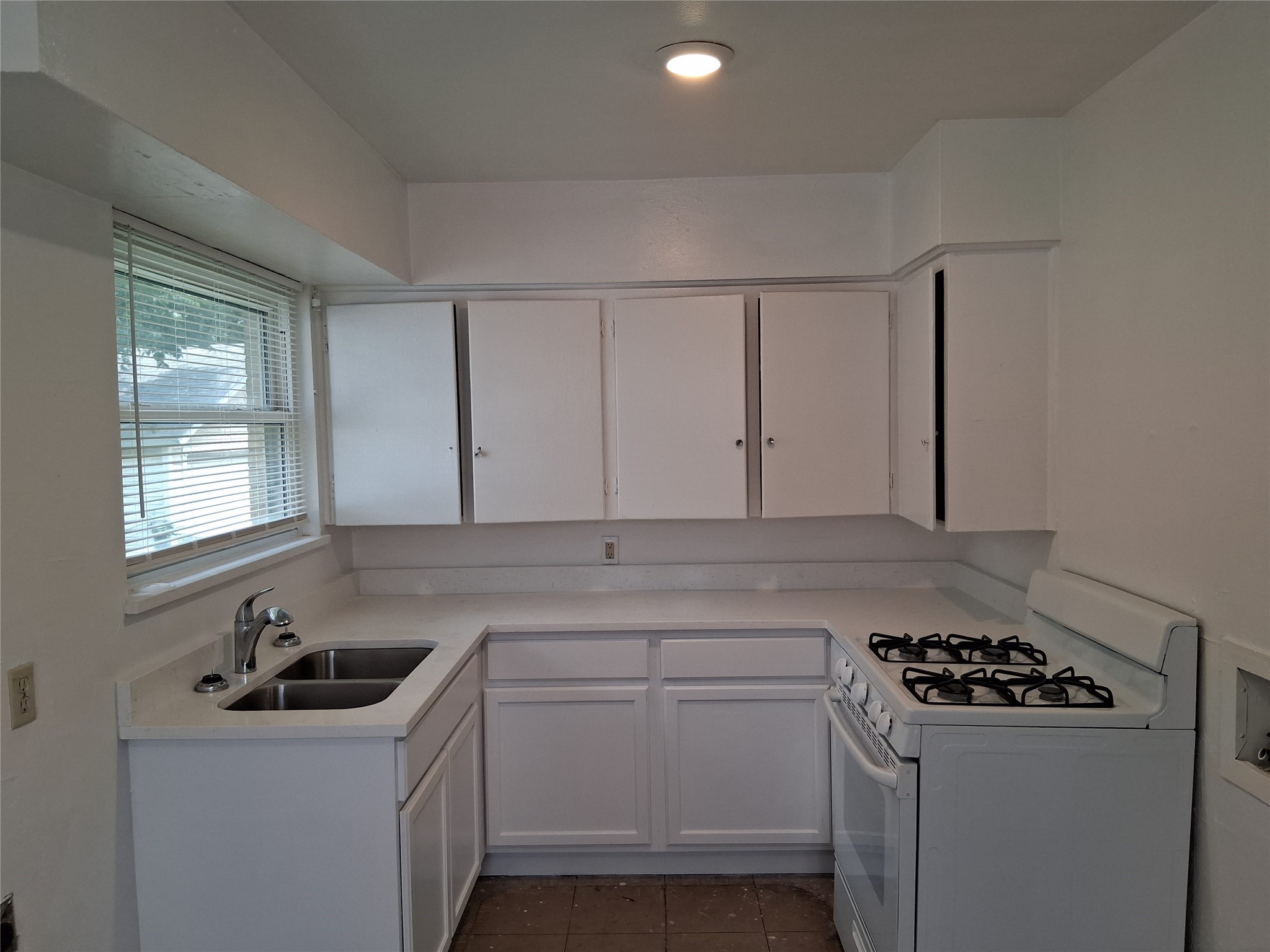 3019 Avon Street Dallas TX 75211